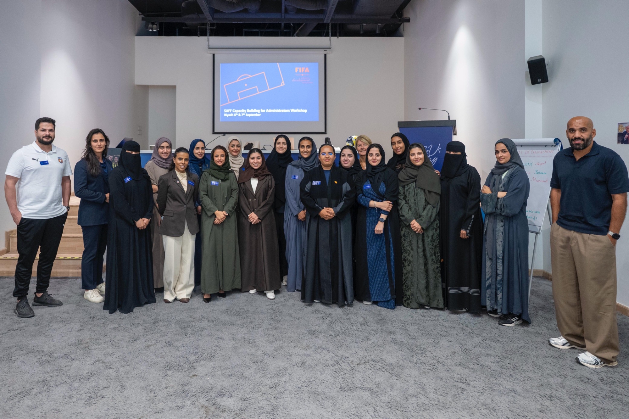 اختتام ورشة عمل تطويرية لإداريي ممتاز السيدات
