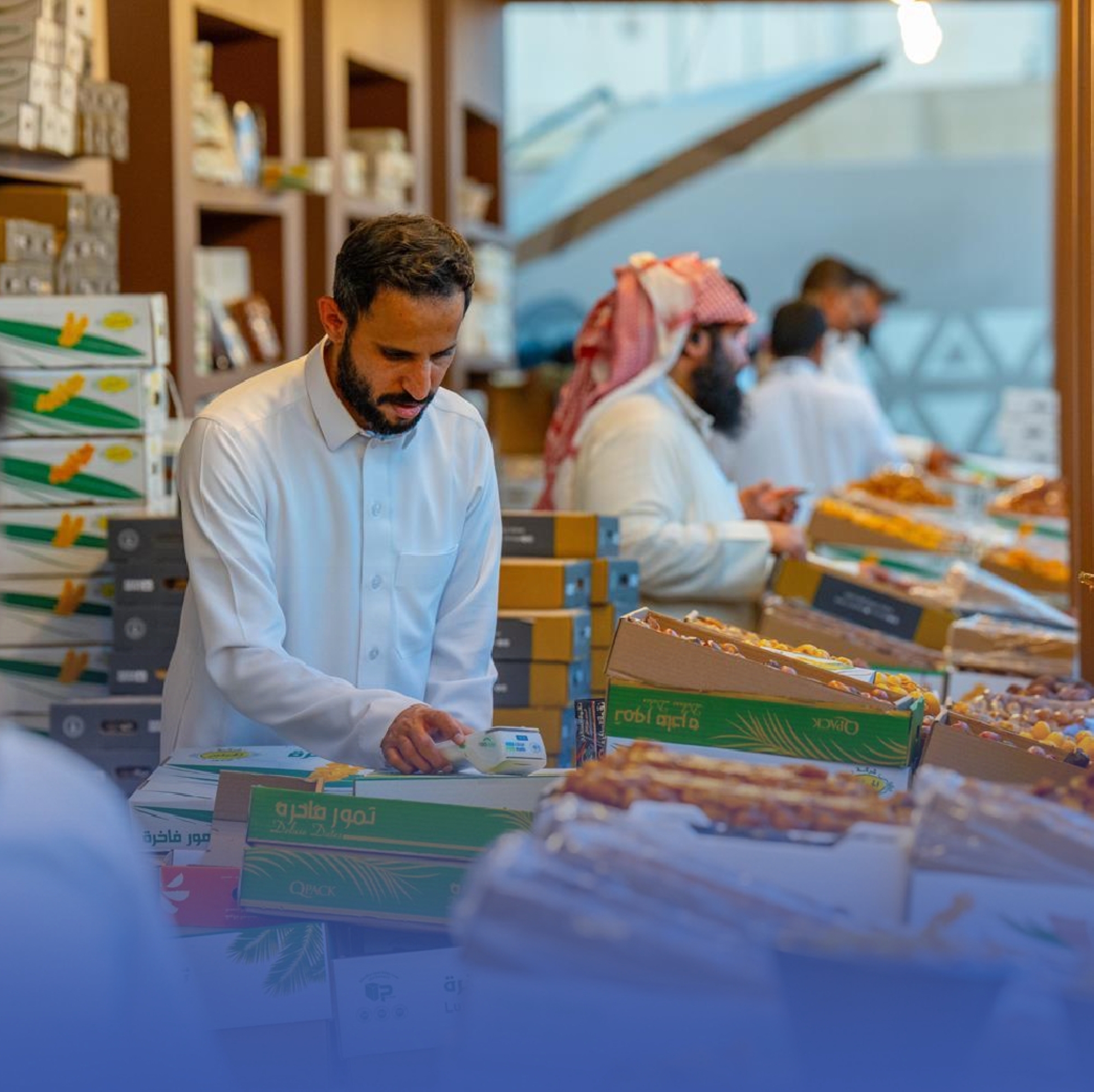 30 صنفاً من التمور تُزيّن أسواق الربوة في الرياض