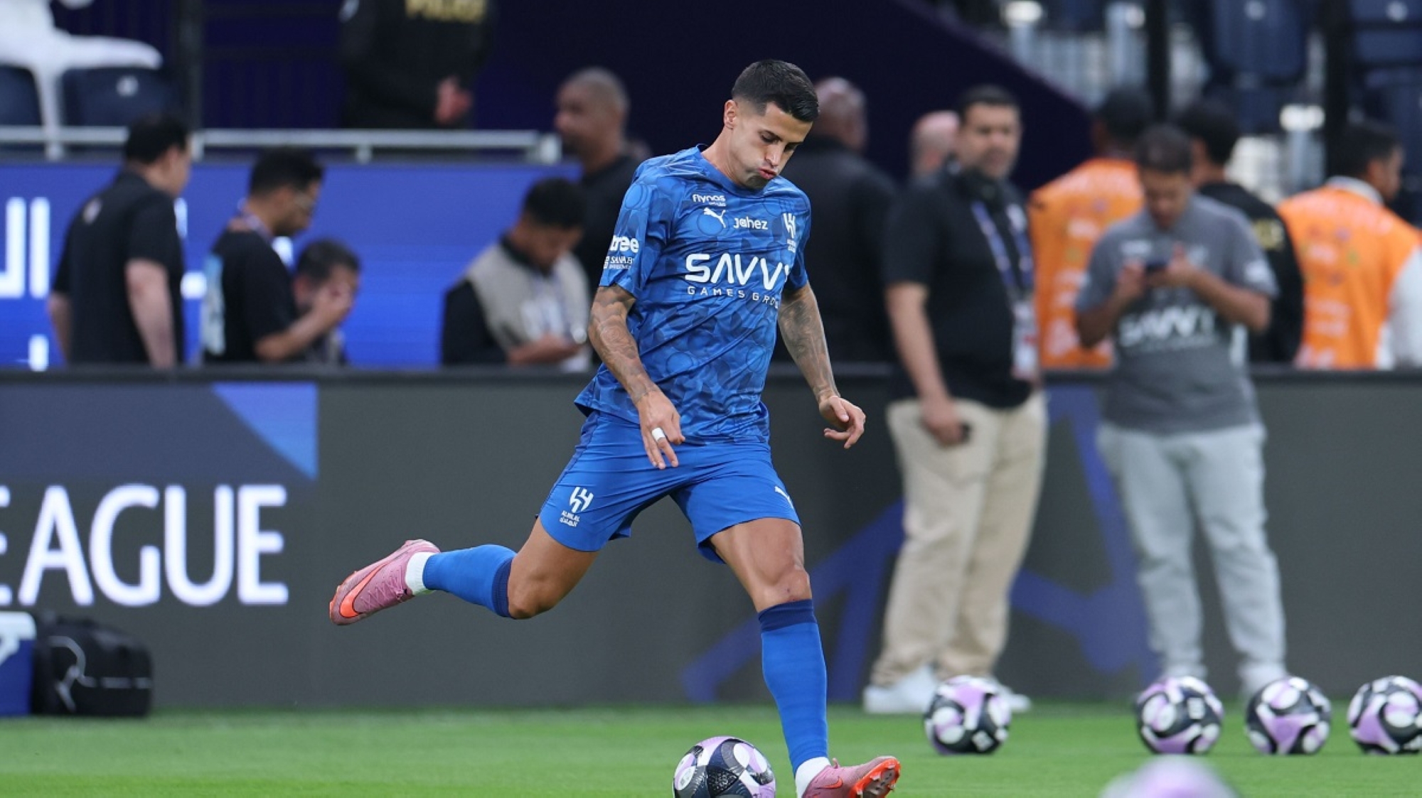 الهلال يكشف رسمياً عن مدة غياب كانسيلو ومالكوم