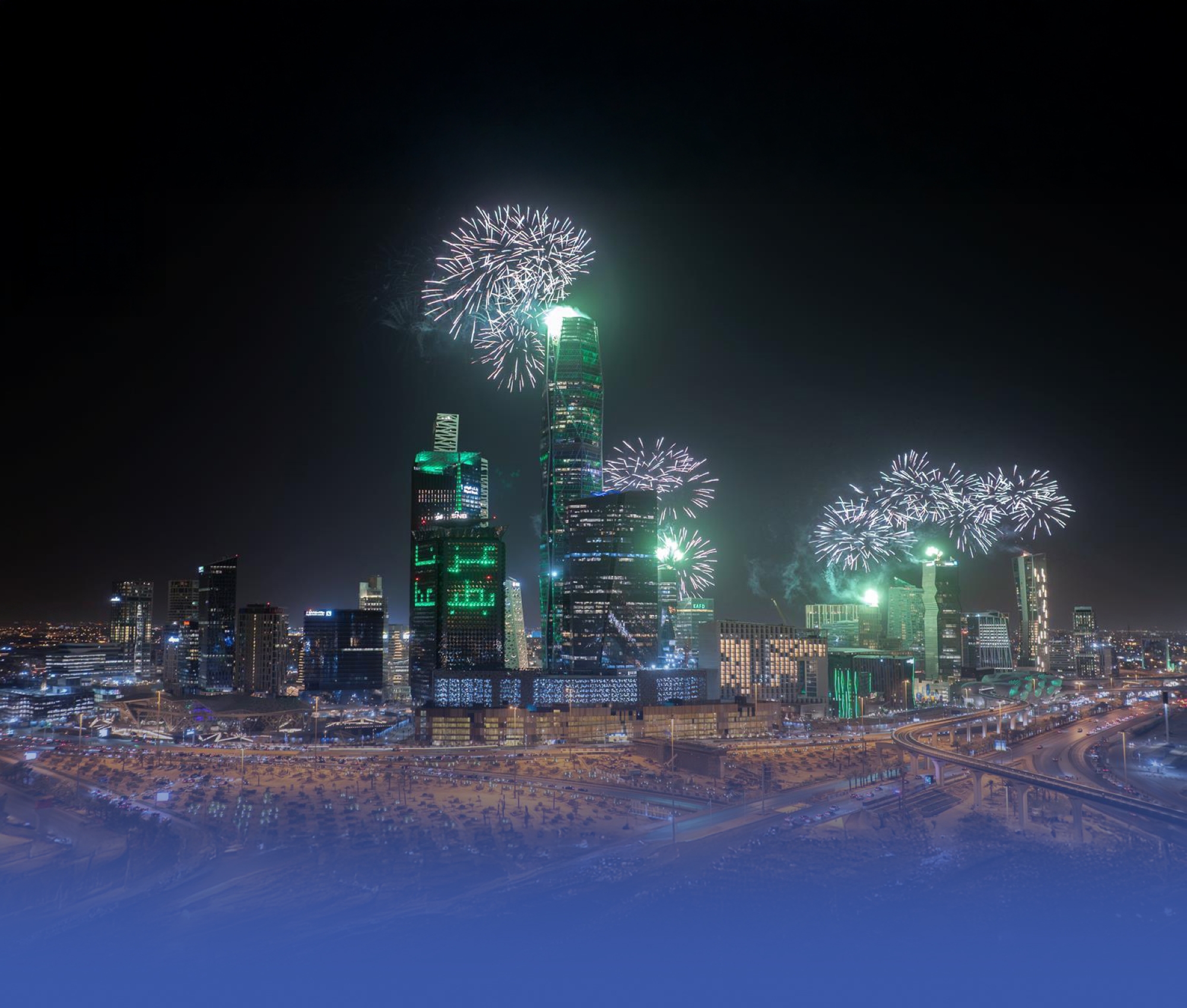 الألعاب النارية تُزين سماء المملكة احتفالاً بيوم الوطن