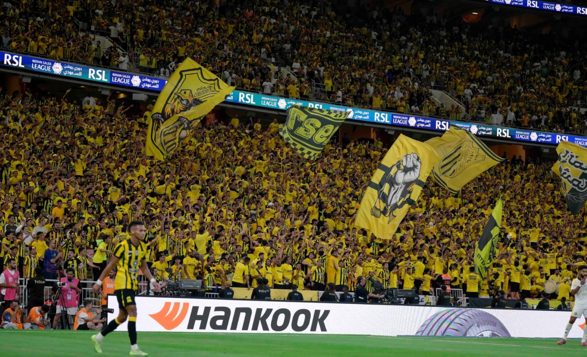 "الاتحاد والنصر" في صدارة الحضور الجماهيري بدوري روشن