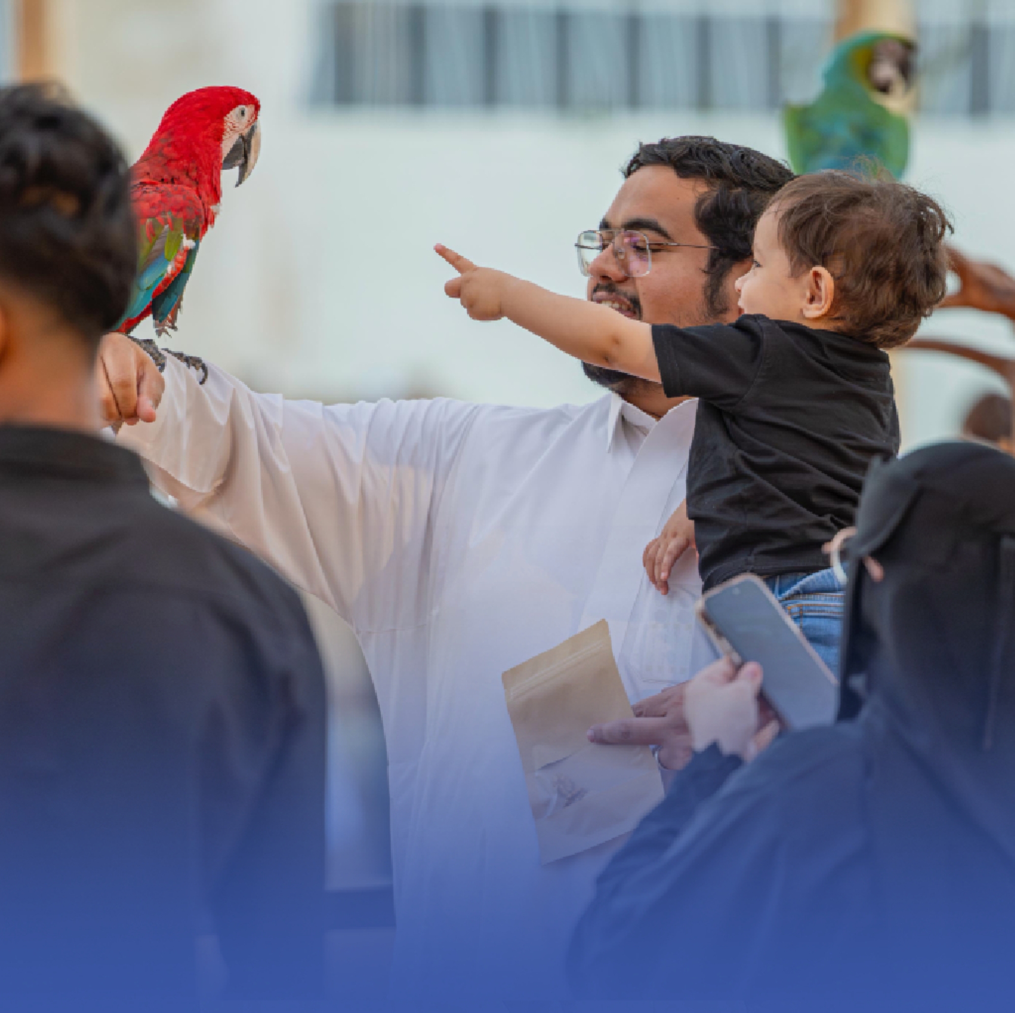 أنشطة تفاعلية عائلية بمعرض الصقور والصيد