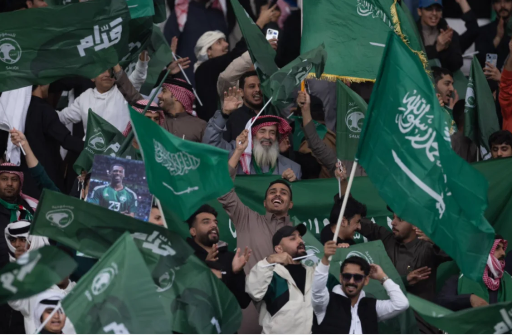 سبورت 24 يلتقي جمهور الأخضر قبل موقعة إندونيسيا