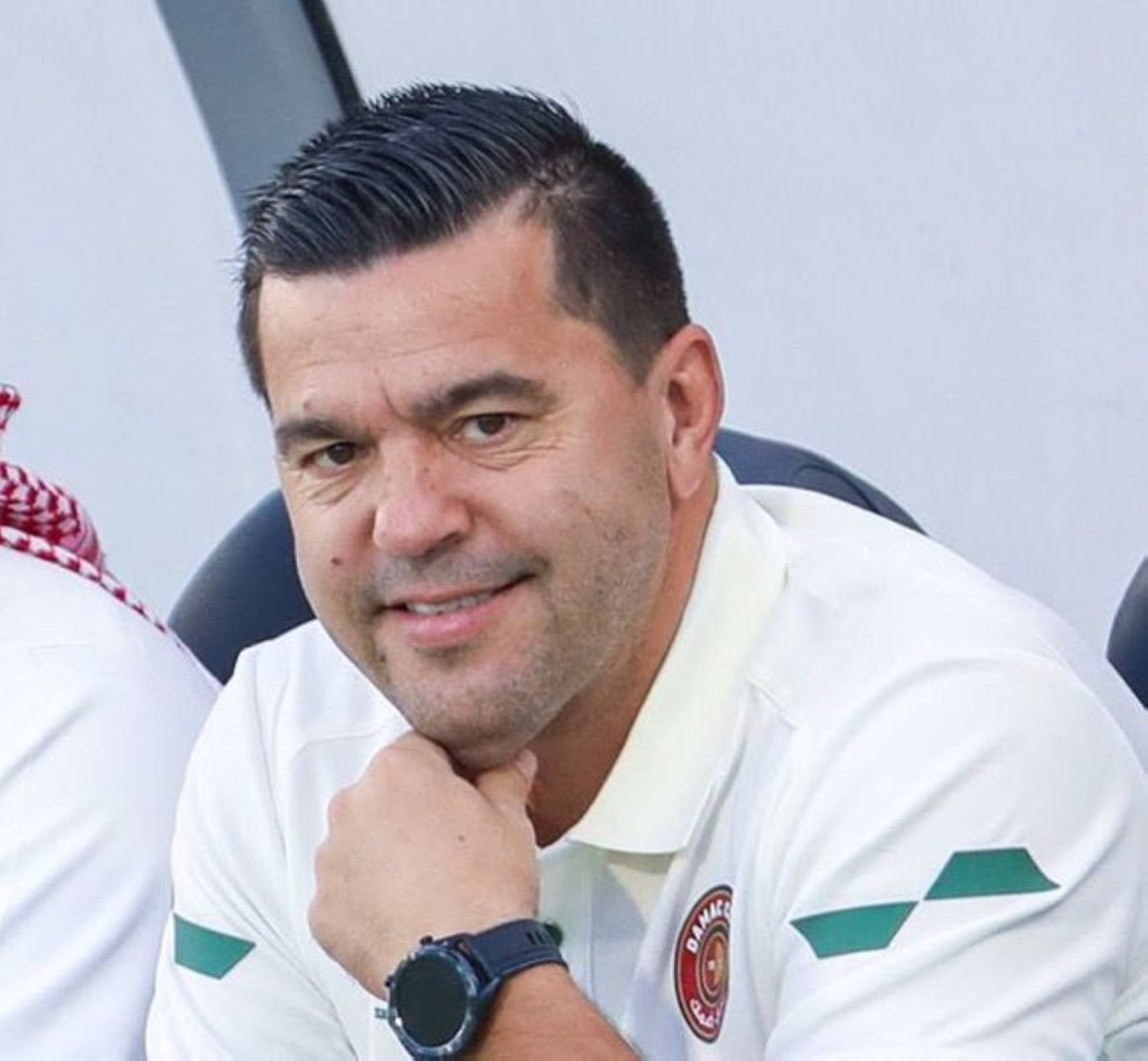 العربي القطري يتعاقد مع المدرب الروماني كوزمين كونترا
