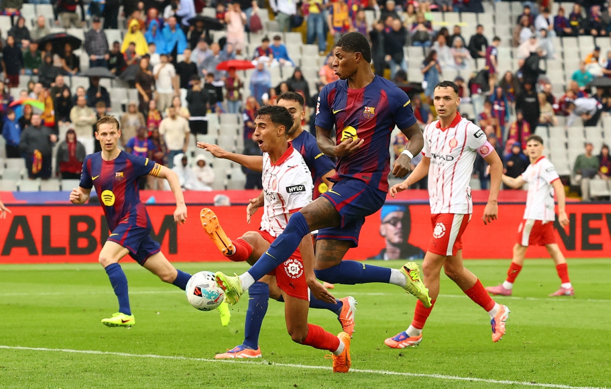 برشلونة ينتزع الفوز من جيرونا بفضل هدف أراوخو