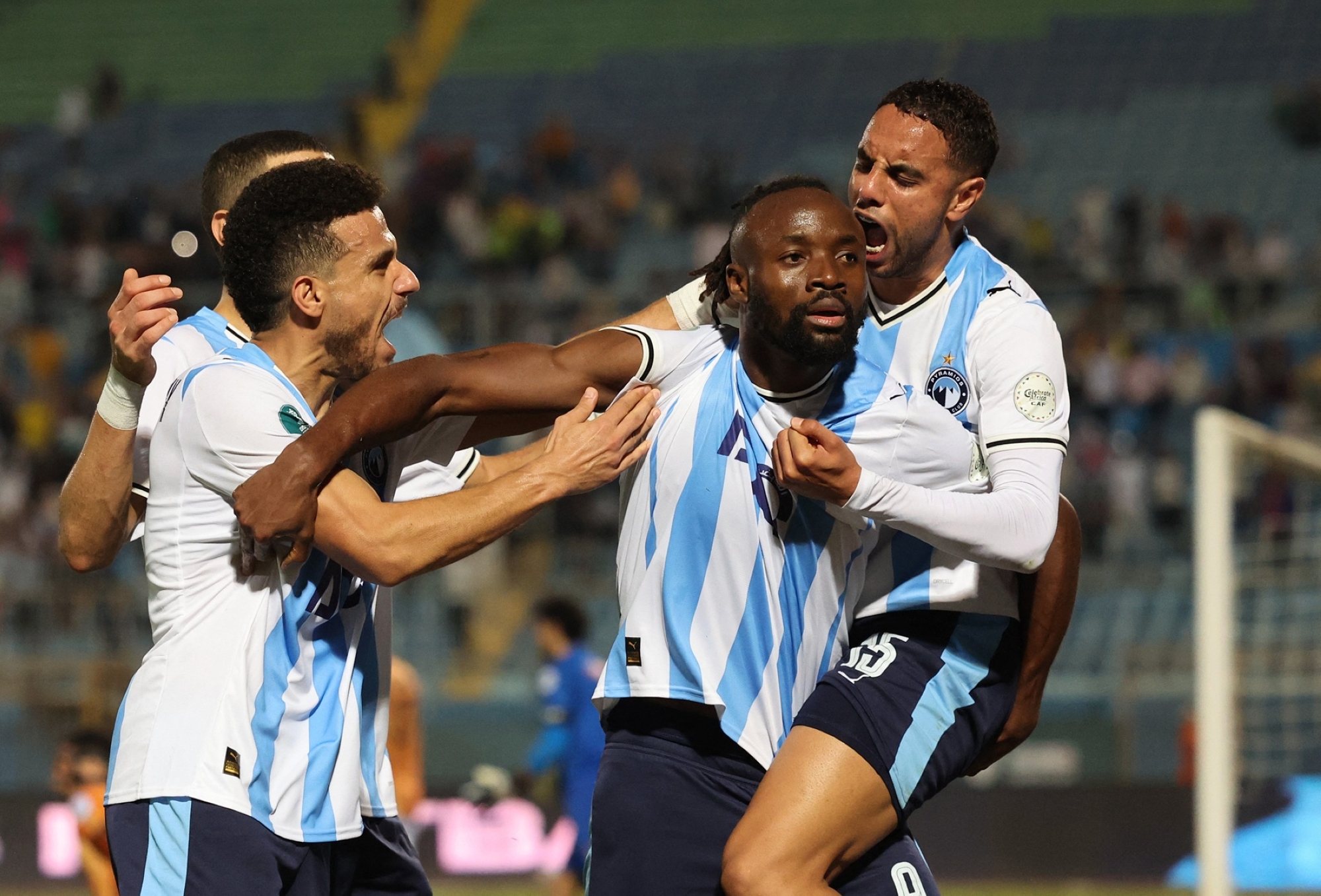 بيراميدز يتوج بكأس السوبر الأفريقية على حساب نهضة بركان