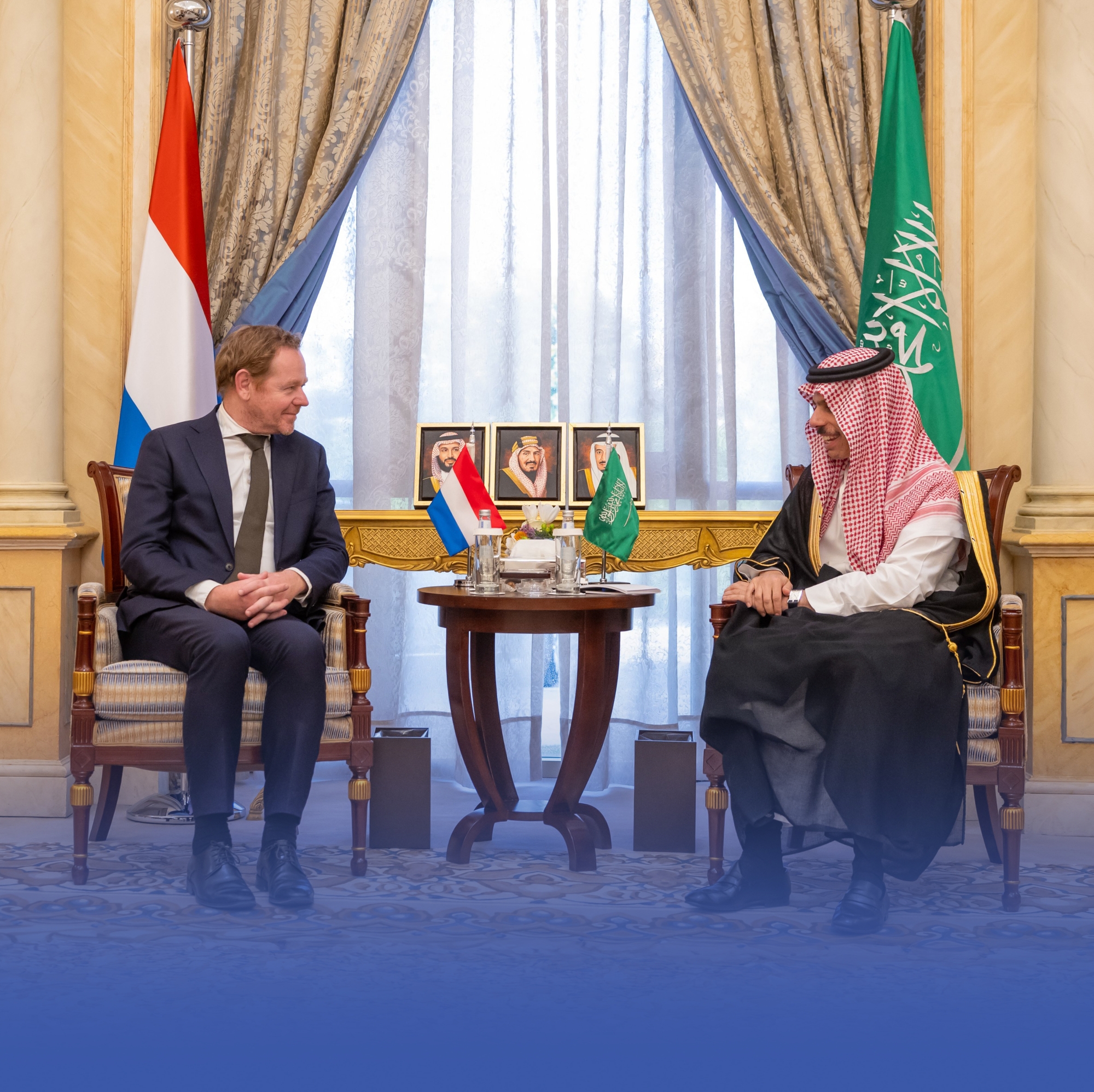 وزير الخارجية يبحث العلاقات الثنائية مع نظيره الهولندي
