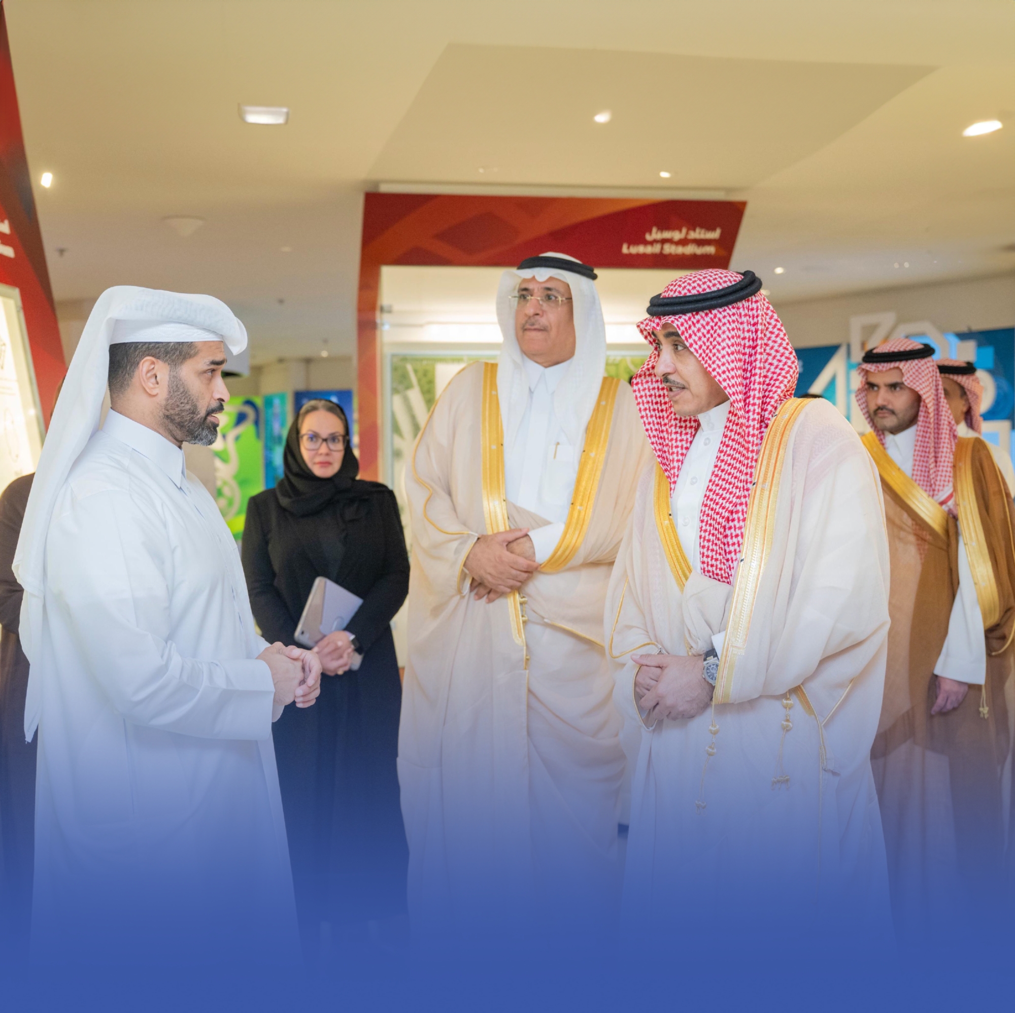 وزير الإعلام يبحث في قطر تعزيز التعاون