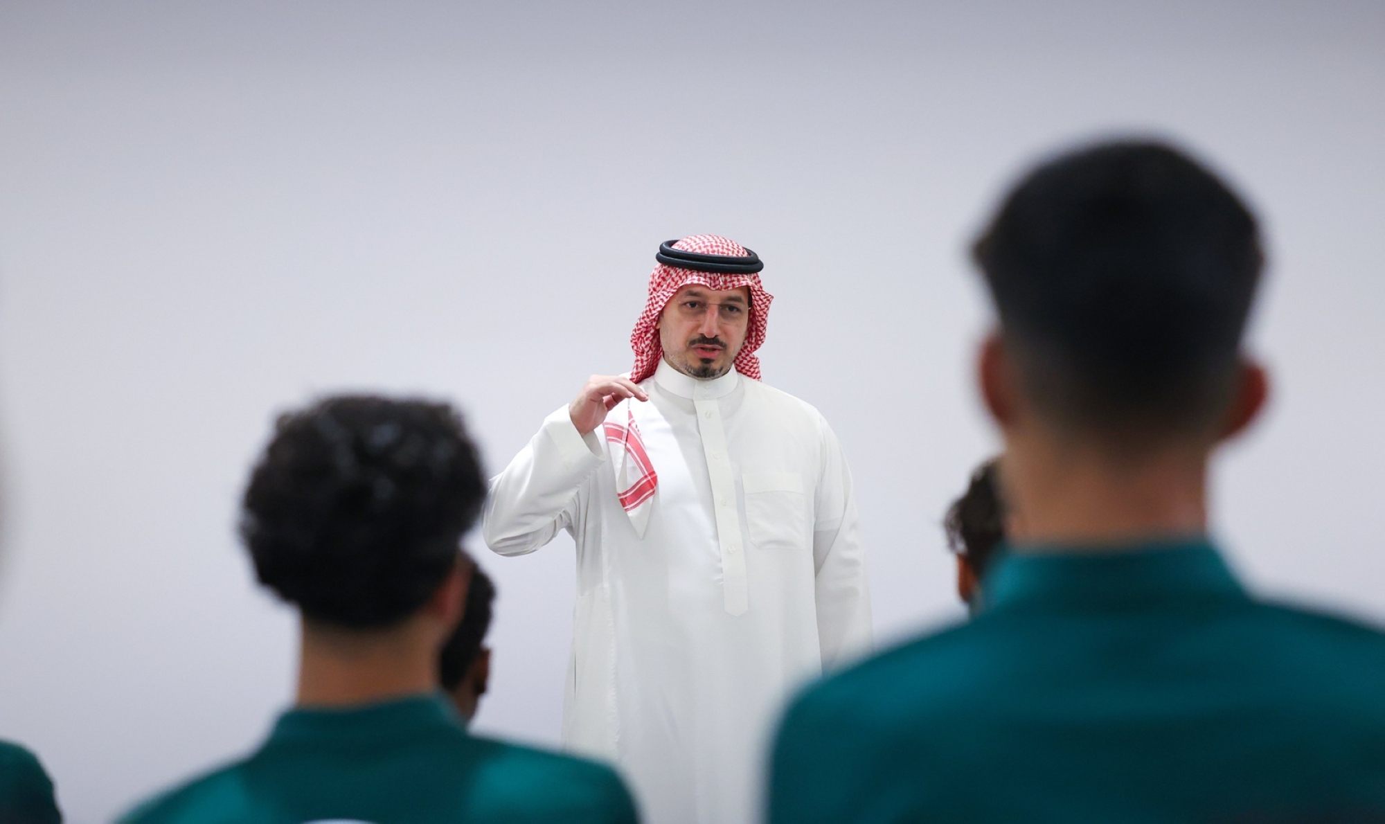 المسحل يلتقي بعثة الأخضر تحت (16) عامًا