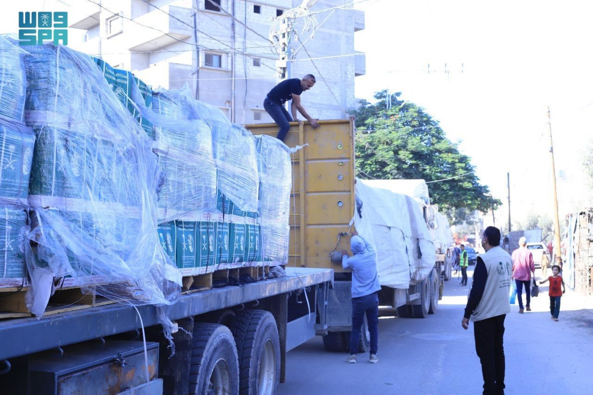 وصول قافلة مساعدات سعودية جديدة إلى غزة