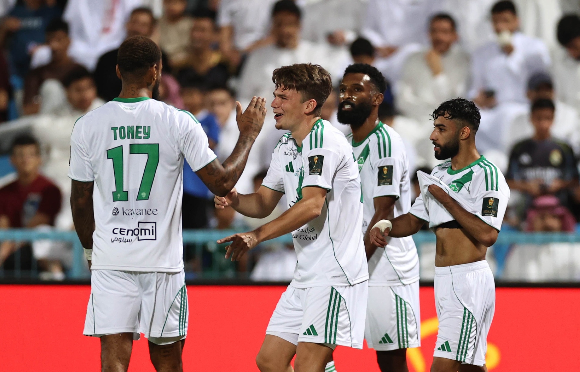 الأهلي يتخطى الباطن ويتأهل لربع نهائي كأس الملك