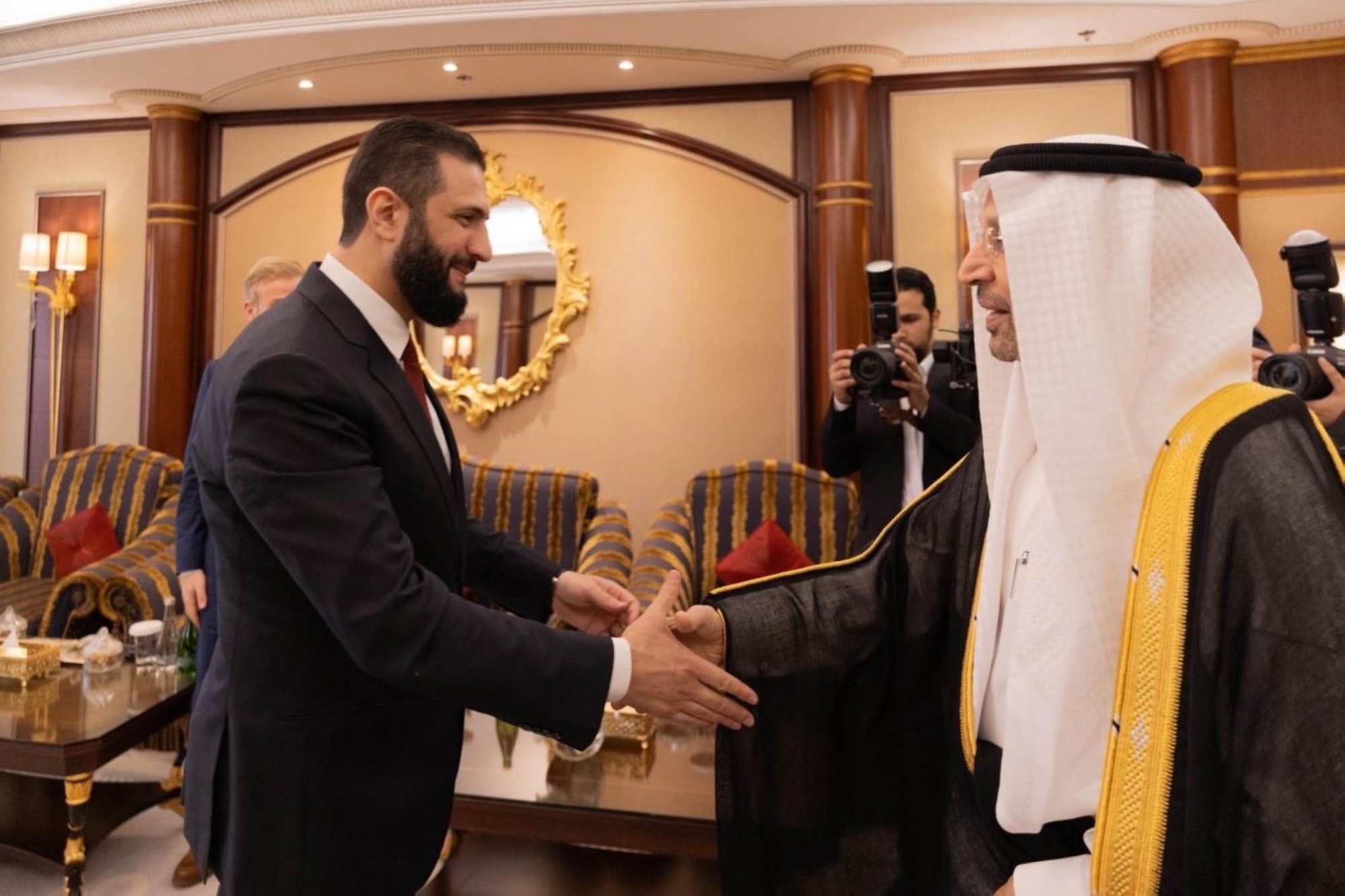 الفالح يبحث مع الشرع تعزيز التعاون والاستثمار المشترك