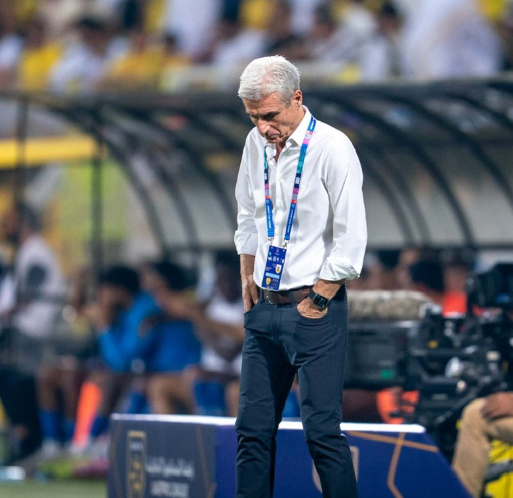 الوصل الإماراتي يُقيل مدرب النصر السابق لويس كاسترو