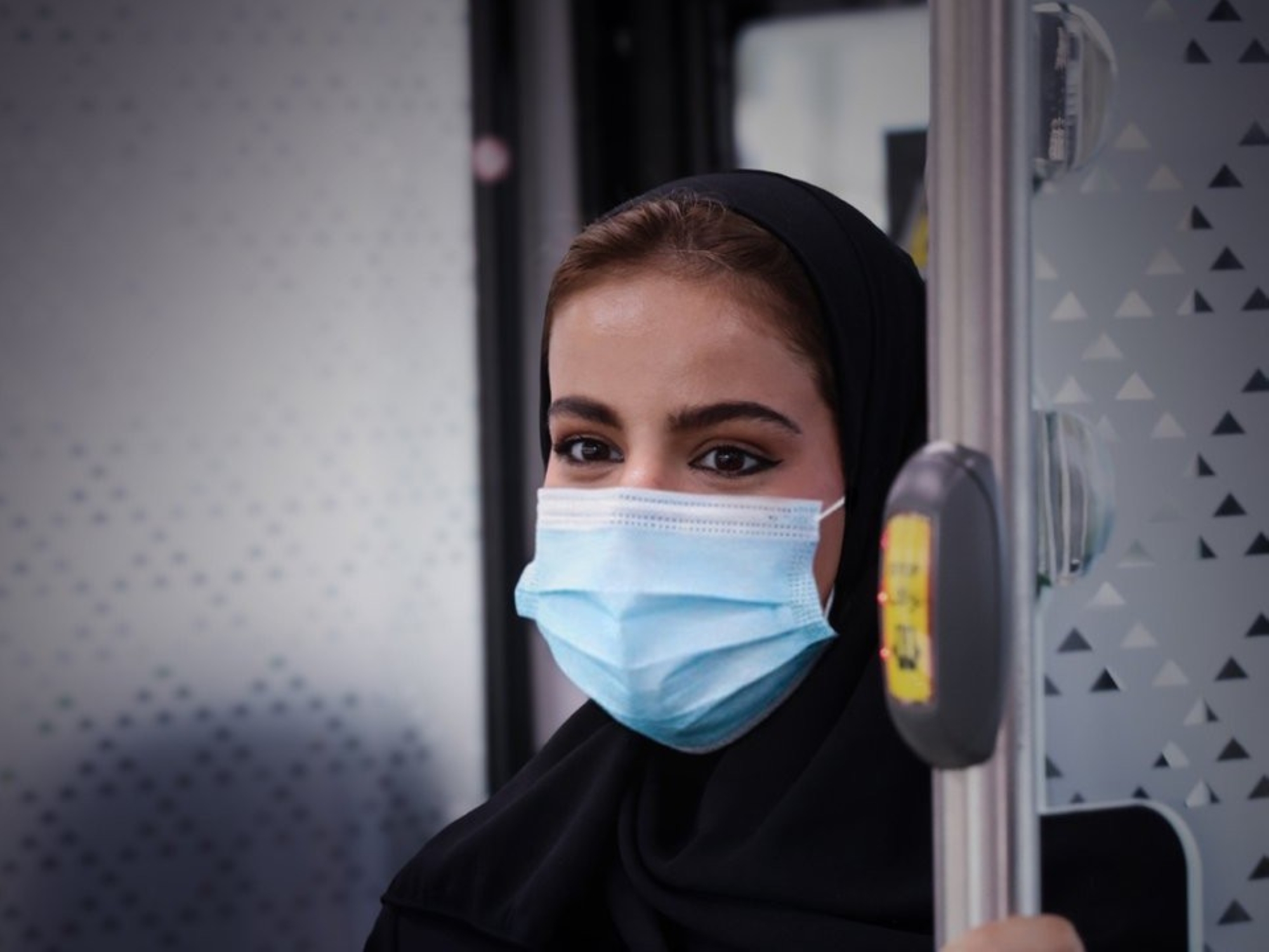 "النقل العام بالرياض" يوصي بالكمامة لحماية الركاب