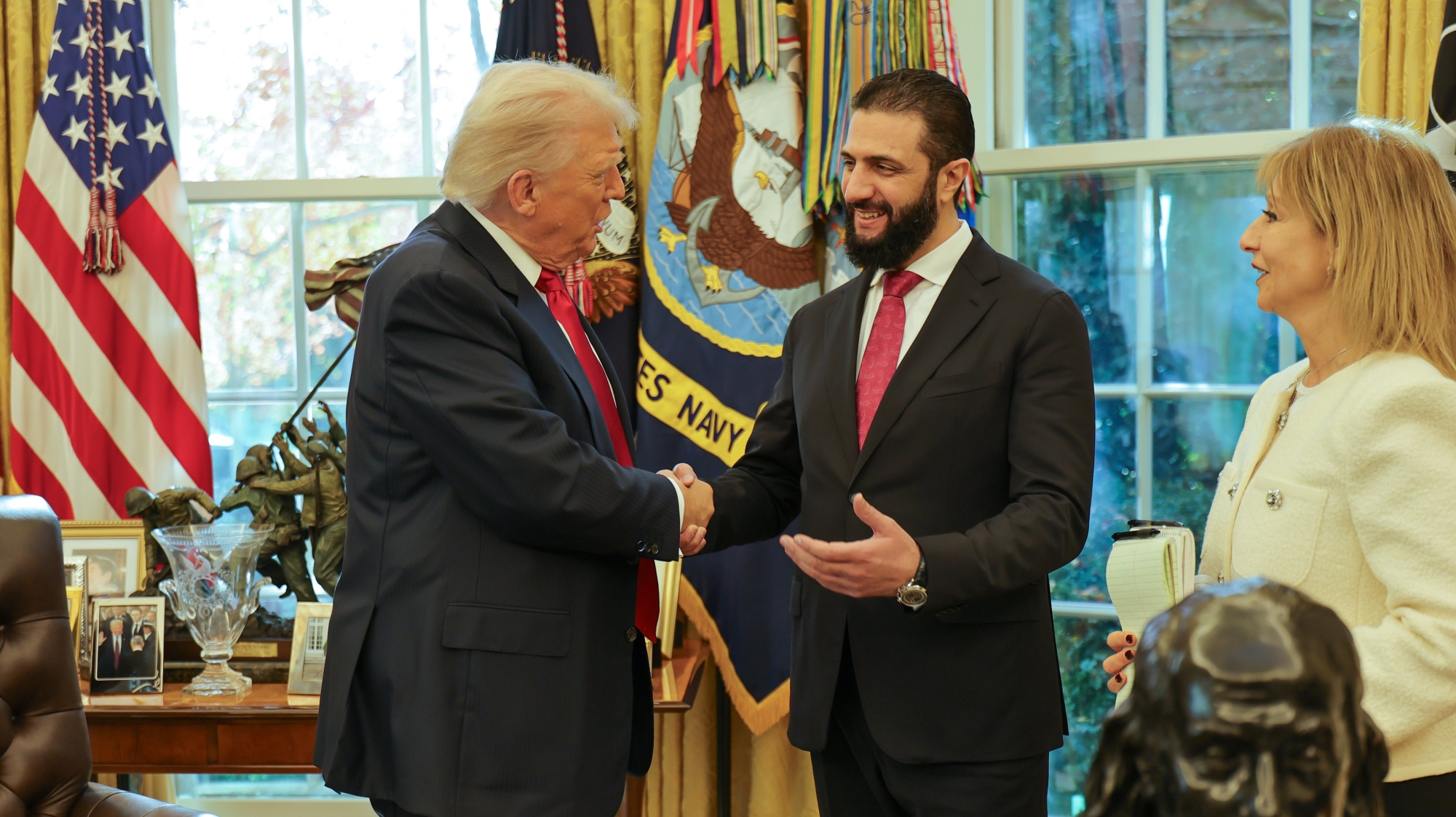 ترامب يعقد جلسة مباحثات مع الشرع