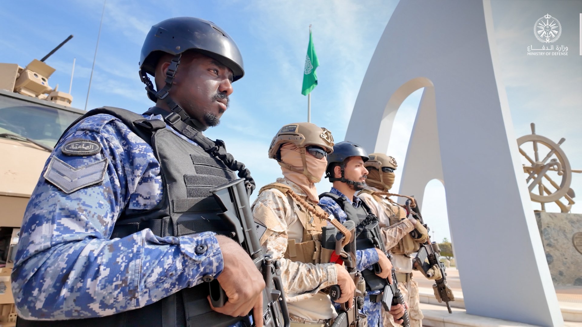 مناورات بحرية مشتركة بين المملكة والبحرين بالجبيل