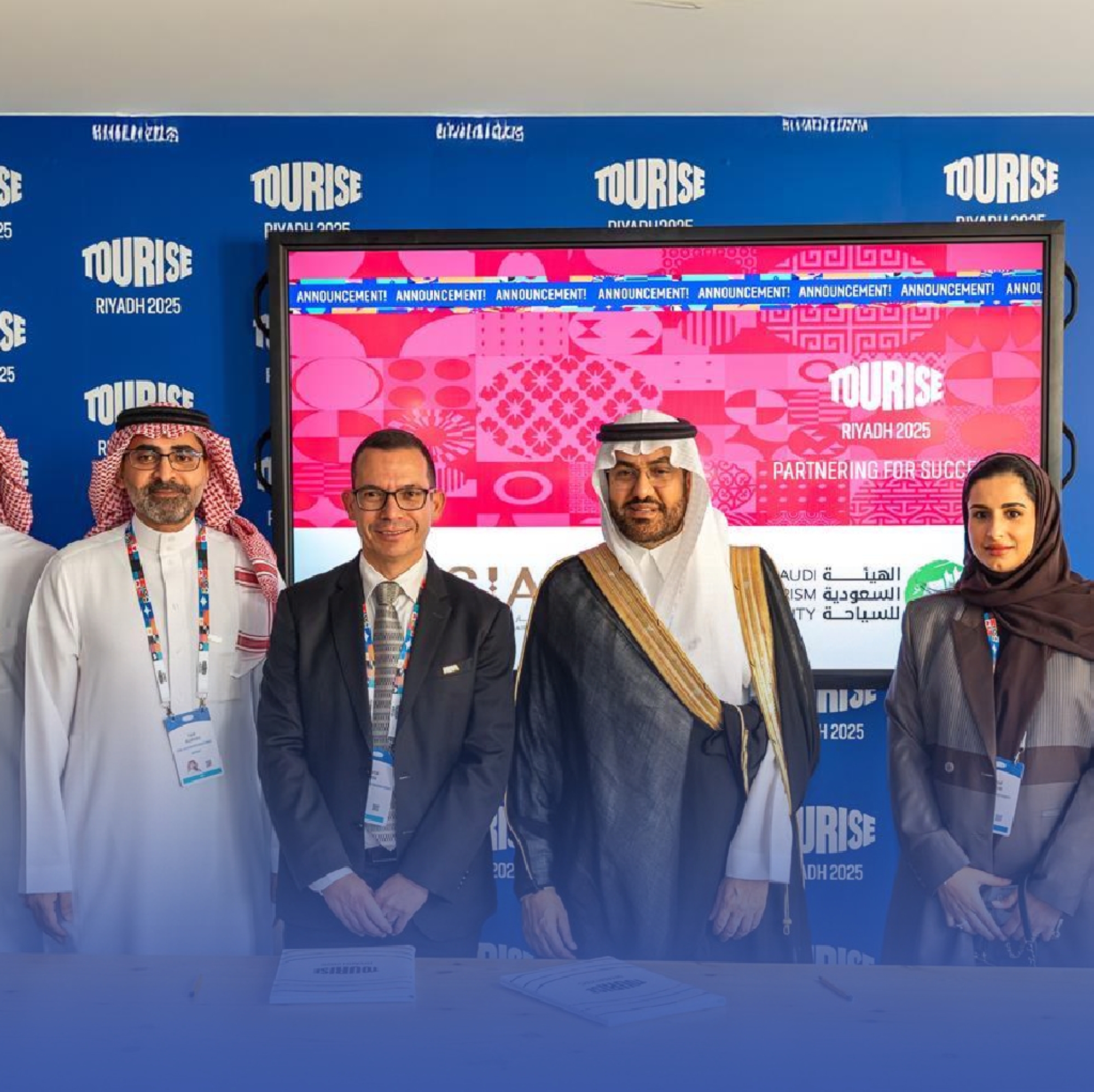 اتفاقية تكامل بين مطار الملك سلمان وهيئة السياحة