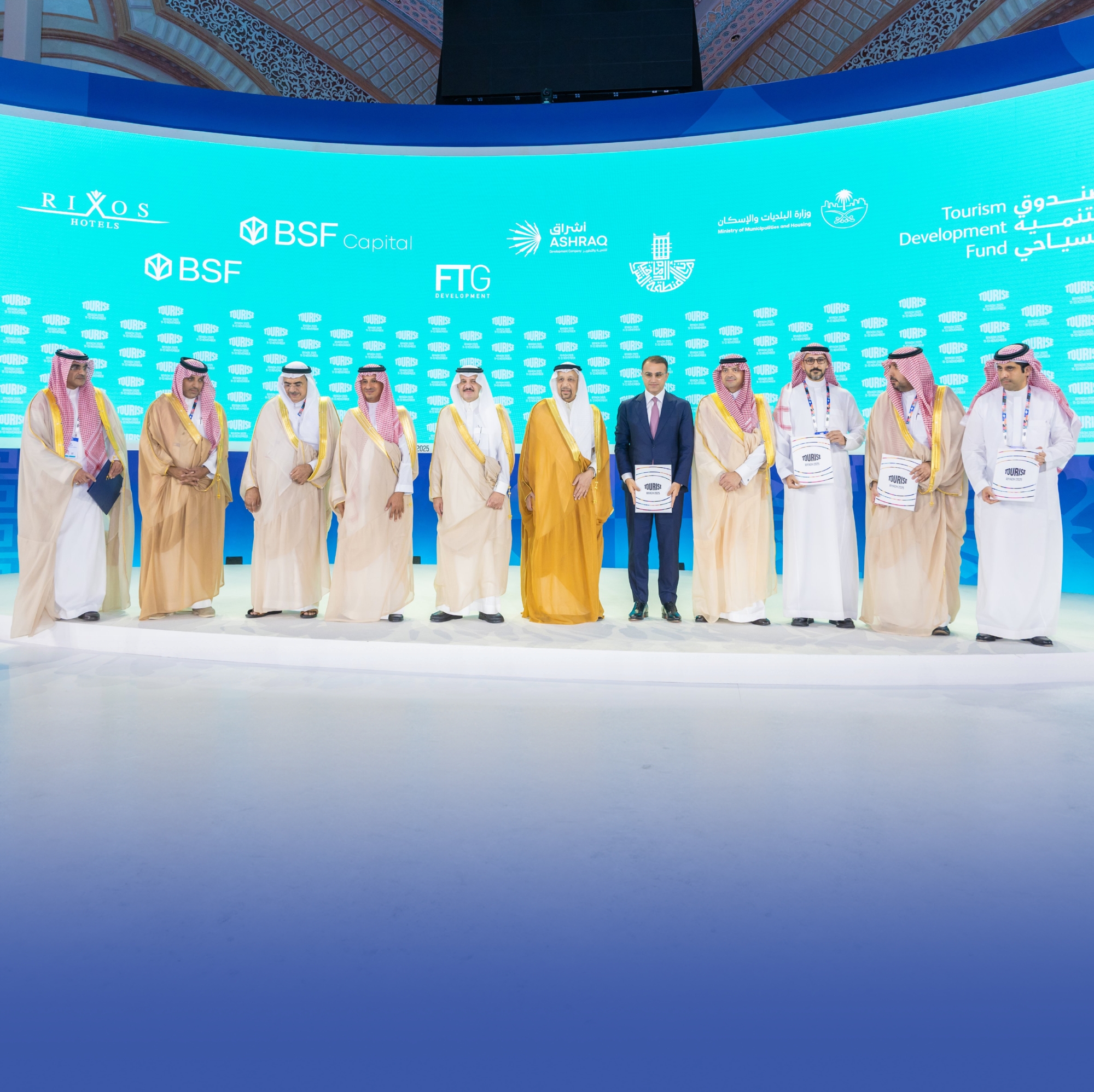 اتفاقيات بـ7 مليارات لتطوير وجهات سياحية في الخبر