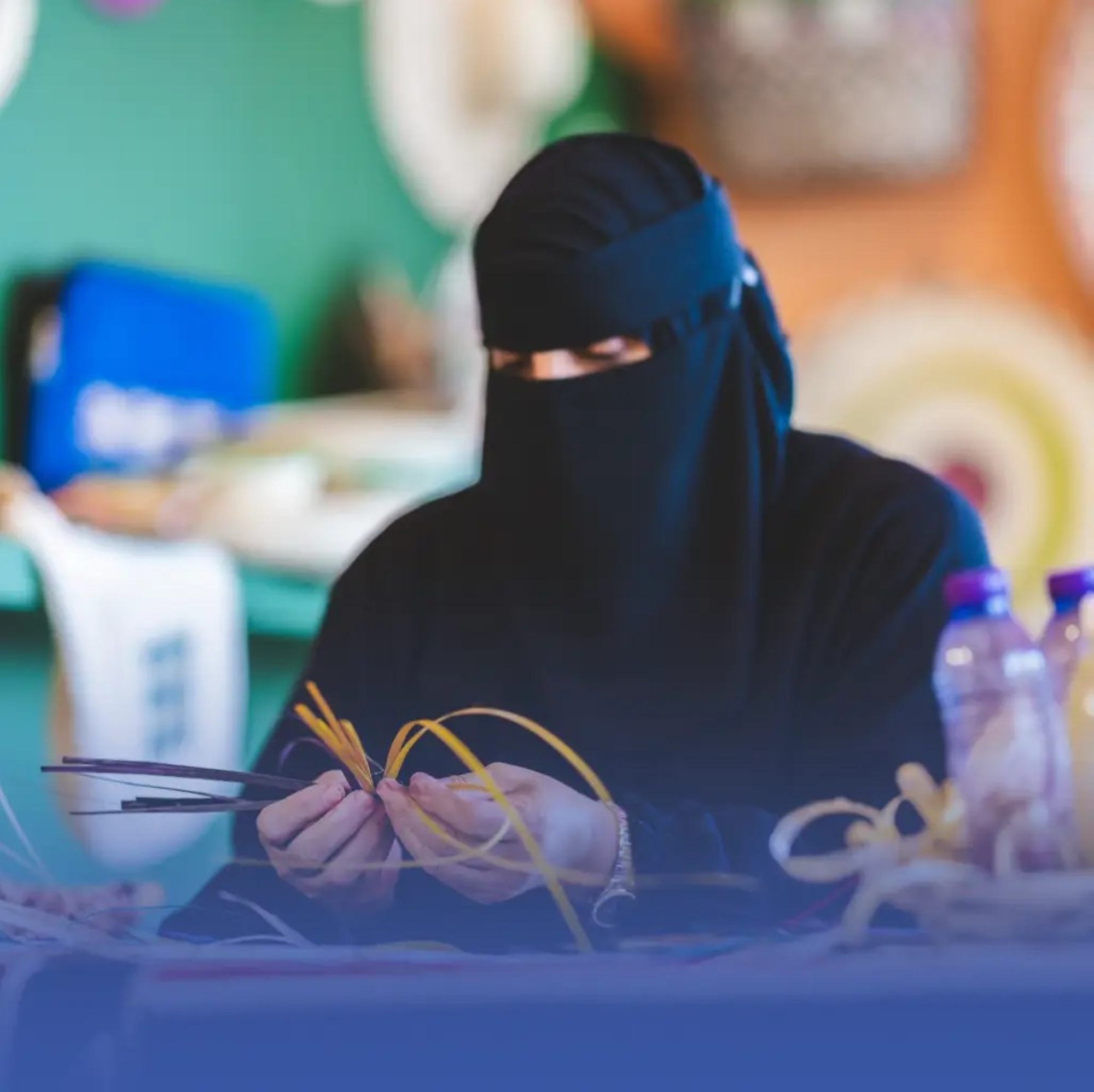 سفّ الخوص.. حكاية نخلة تُروى بخيوط الإبداع