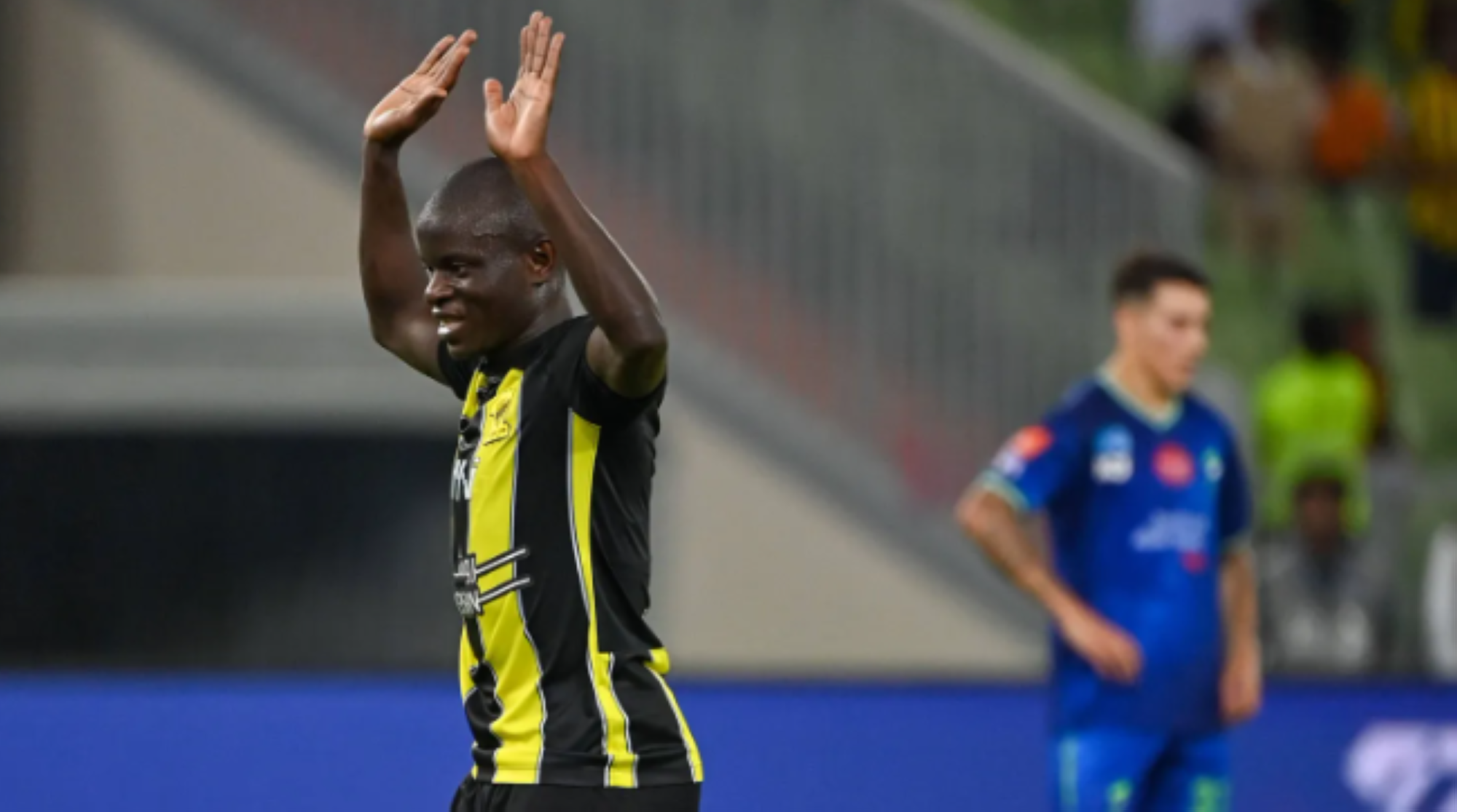 كانتي يرد على أنباء رحيله عن الاتحاد
