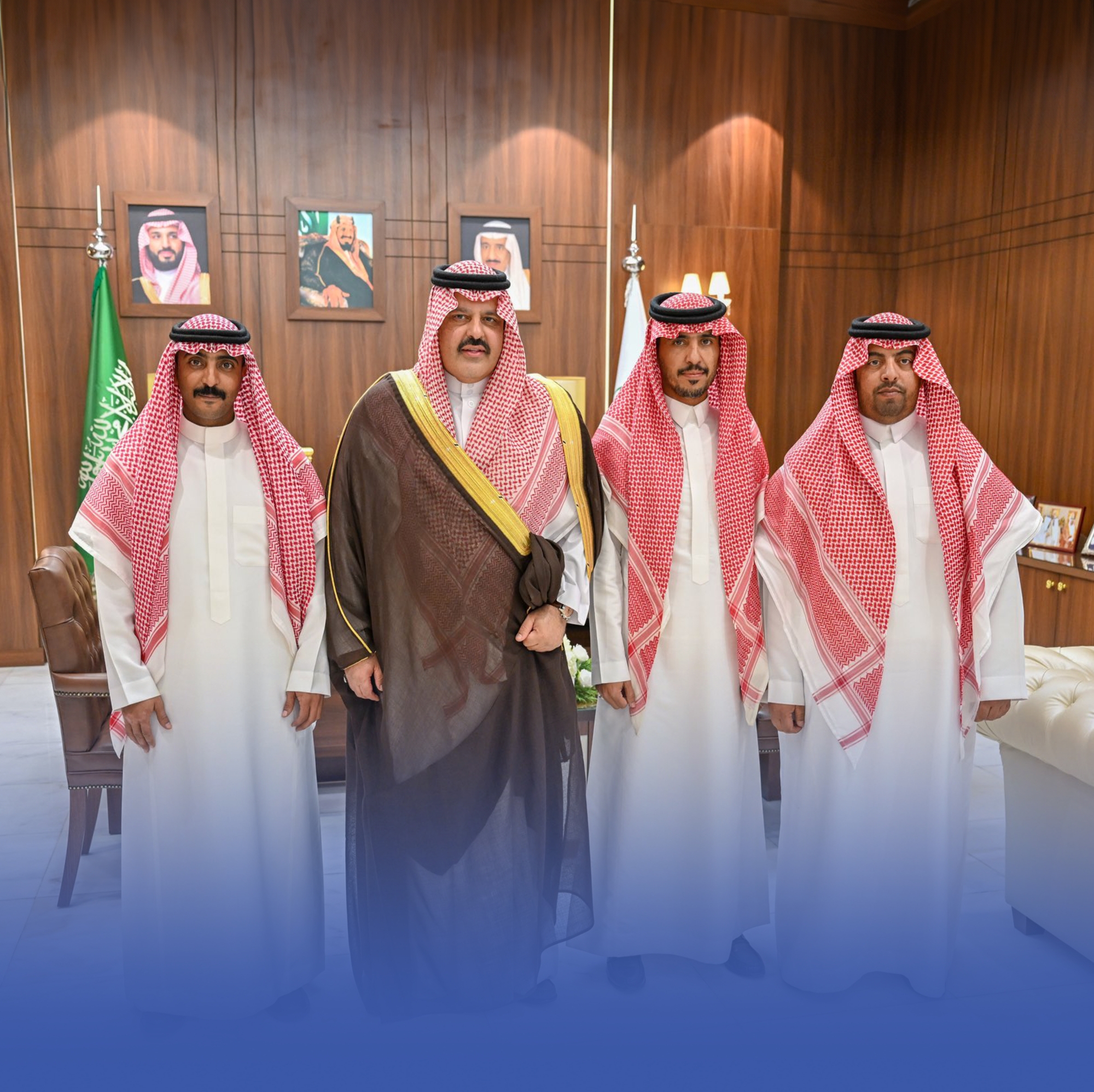 أمير حائل يستقبل مواطنين أنقذوا صينيين من السيول