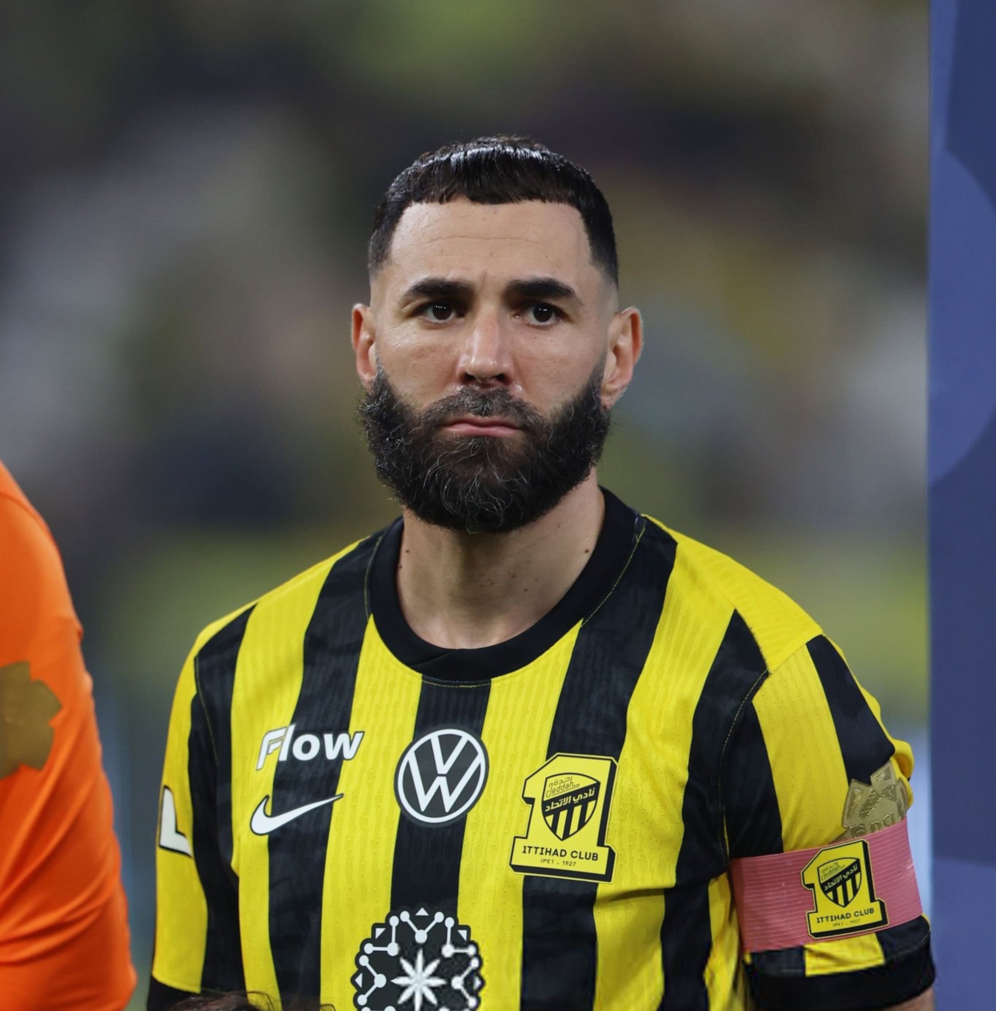 هل يترك كريم بنزيما الاتحاد ويعود إلى ناديه الأم؟