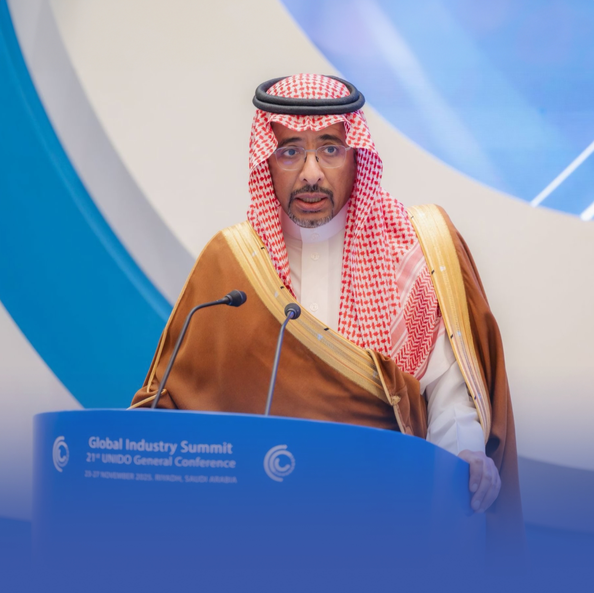 الخريف: نمهد الطريق للصناعة الروبوتية والأقمار بحلول 2030