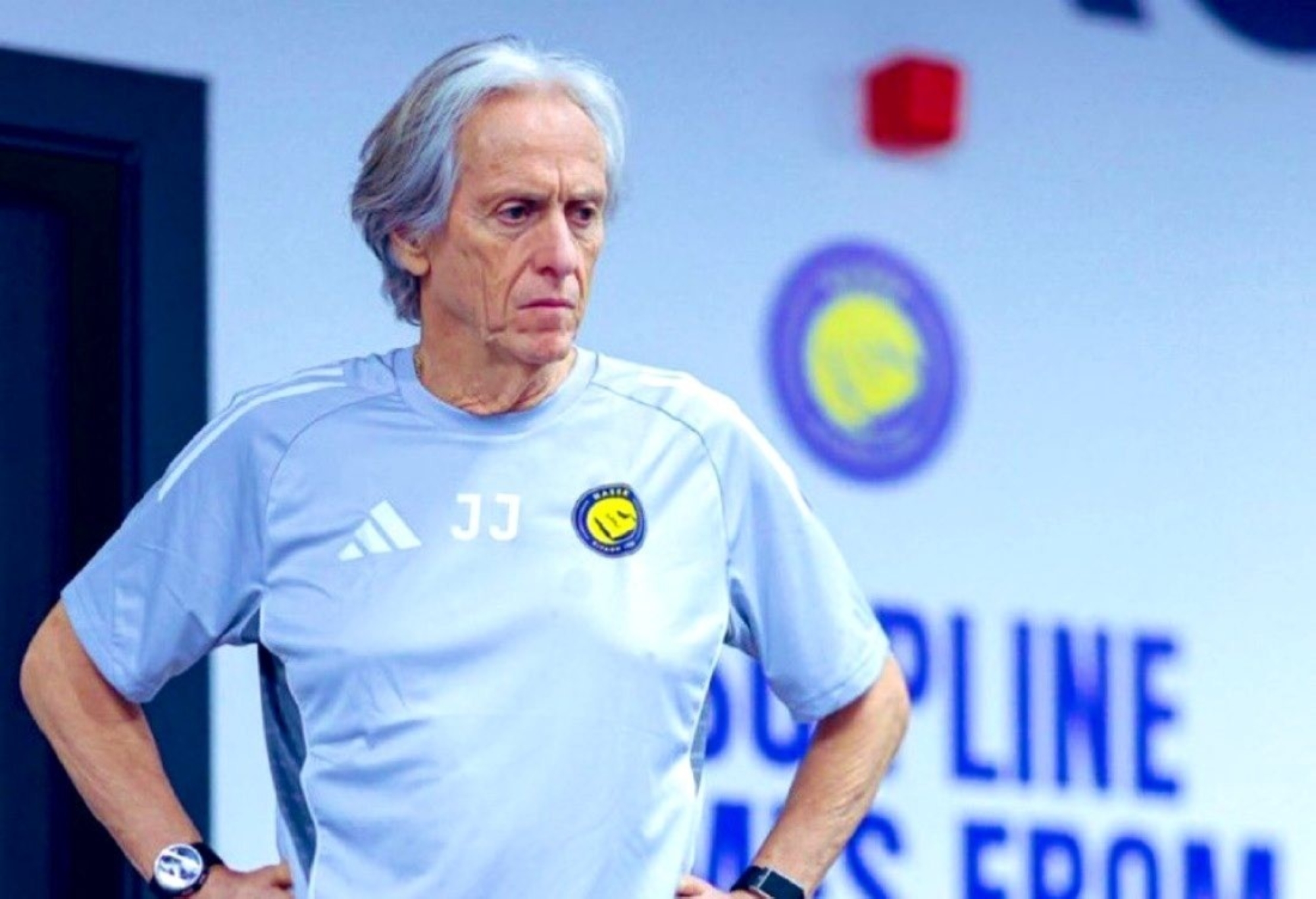 جيسوس يستبعد ثلاثي النصر من مواجهة استقلال دوشنبه