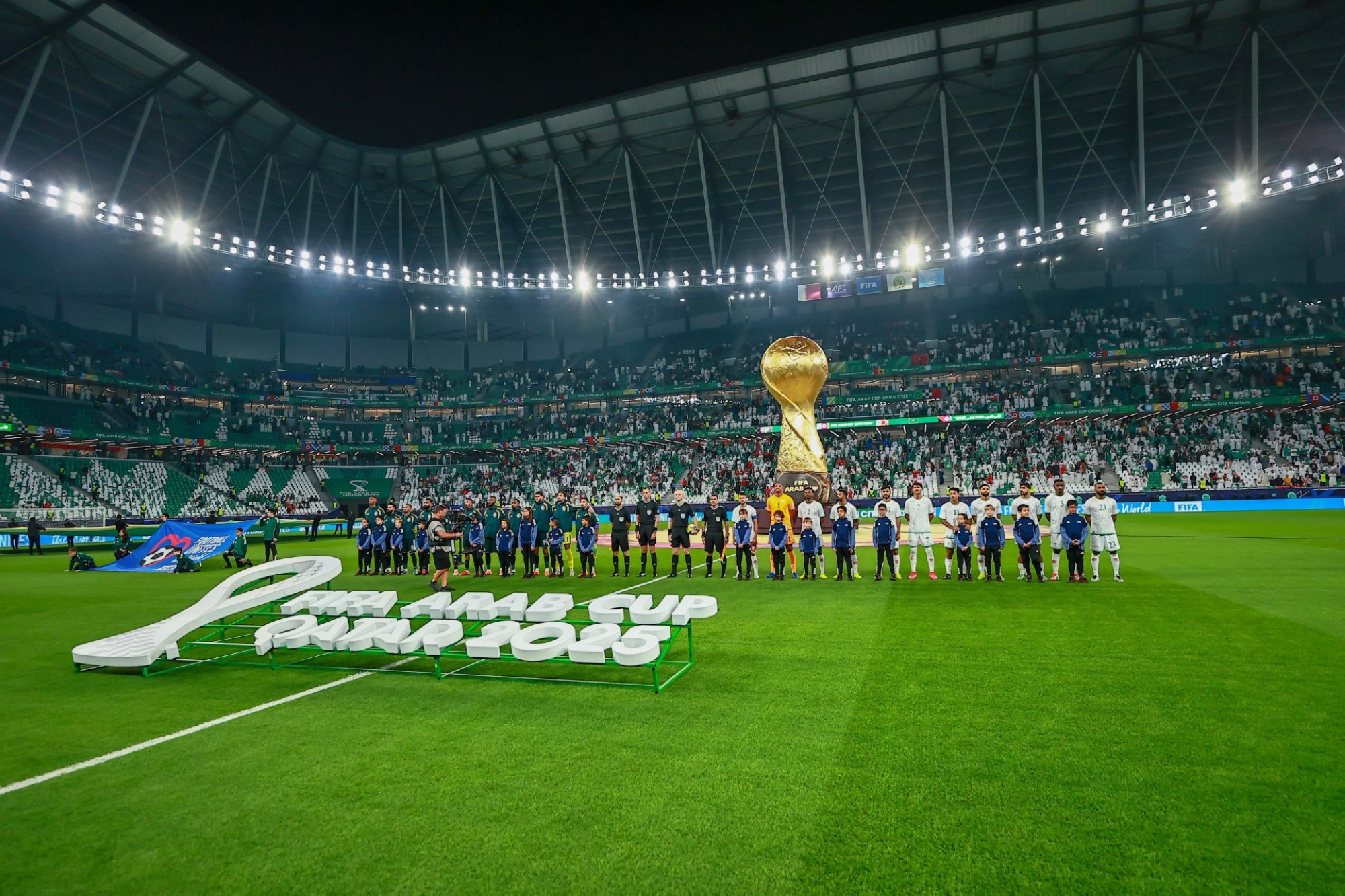 بعد عبور عُمان.. الأخضر يفتح دفاتر التاريخ في كأس العرب