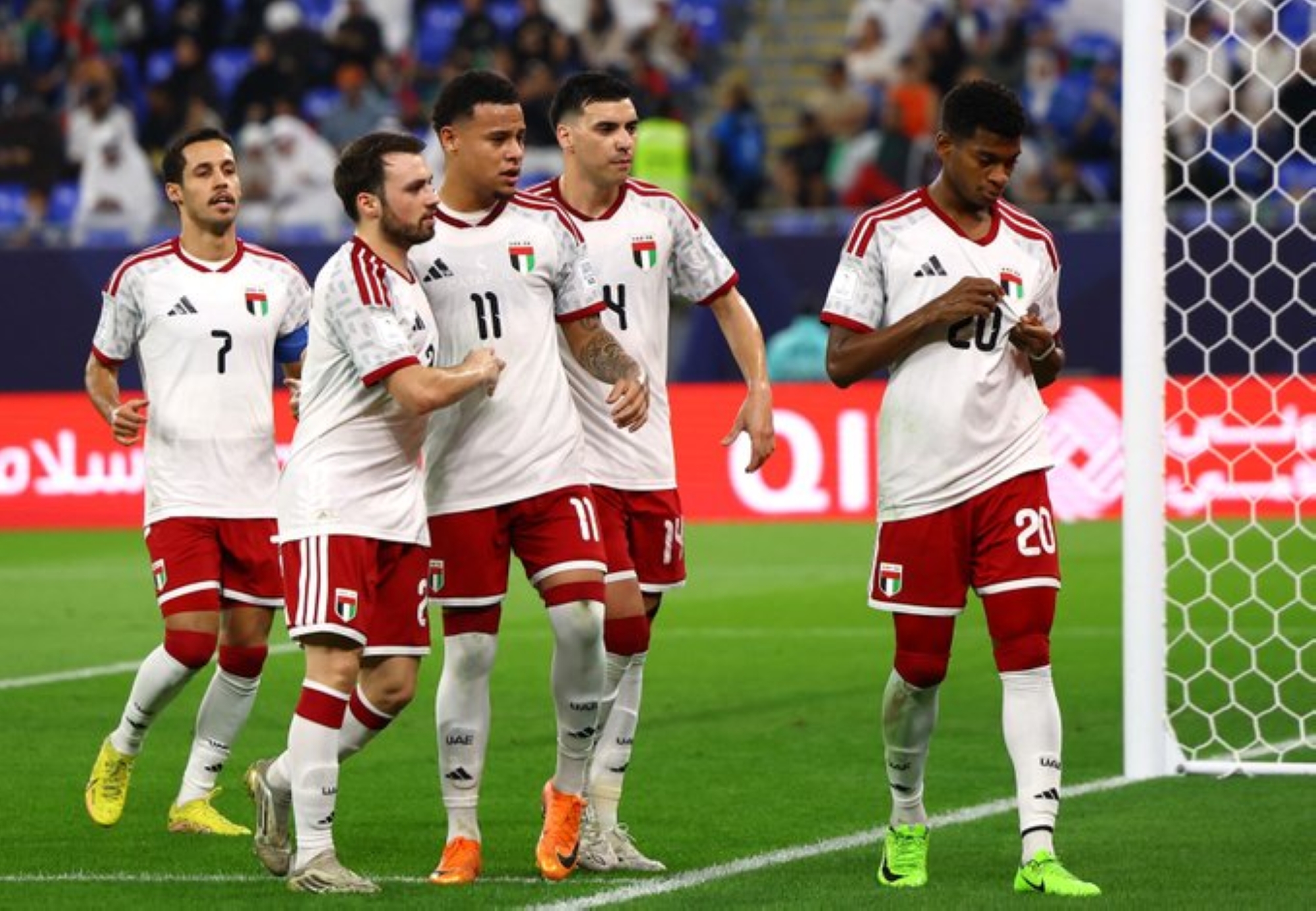 الإمارات تهزم الكويت بثلاثية وتتأهل لربع نهائي كأس العرب