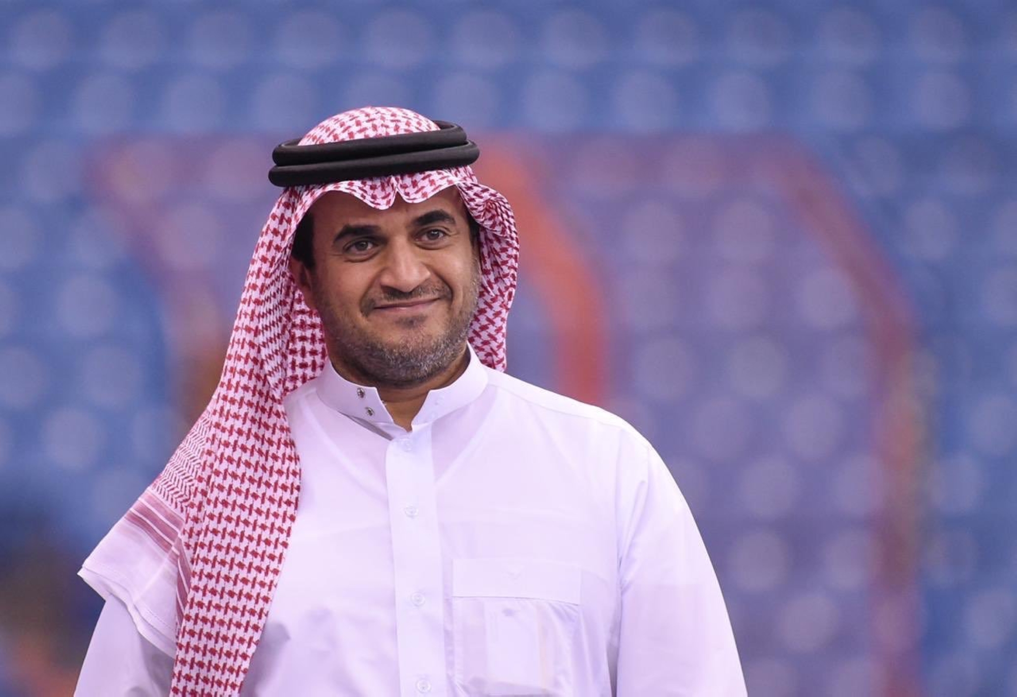 رئيس الشباب السابق ينتقد اتحاد الكرة: "المنتخب لا يُرضيني.. وتغيير الخطط أضعف الدوري"