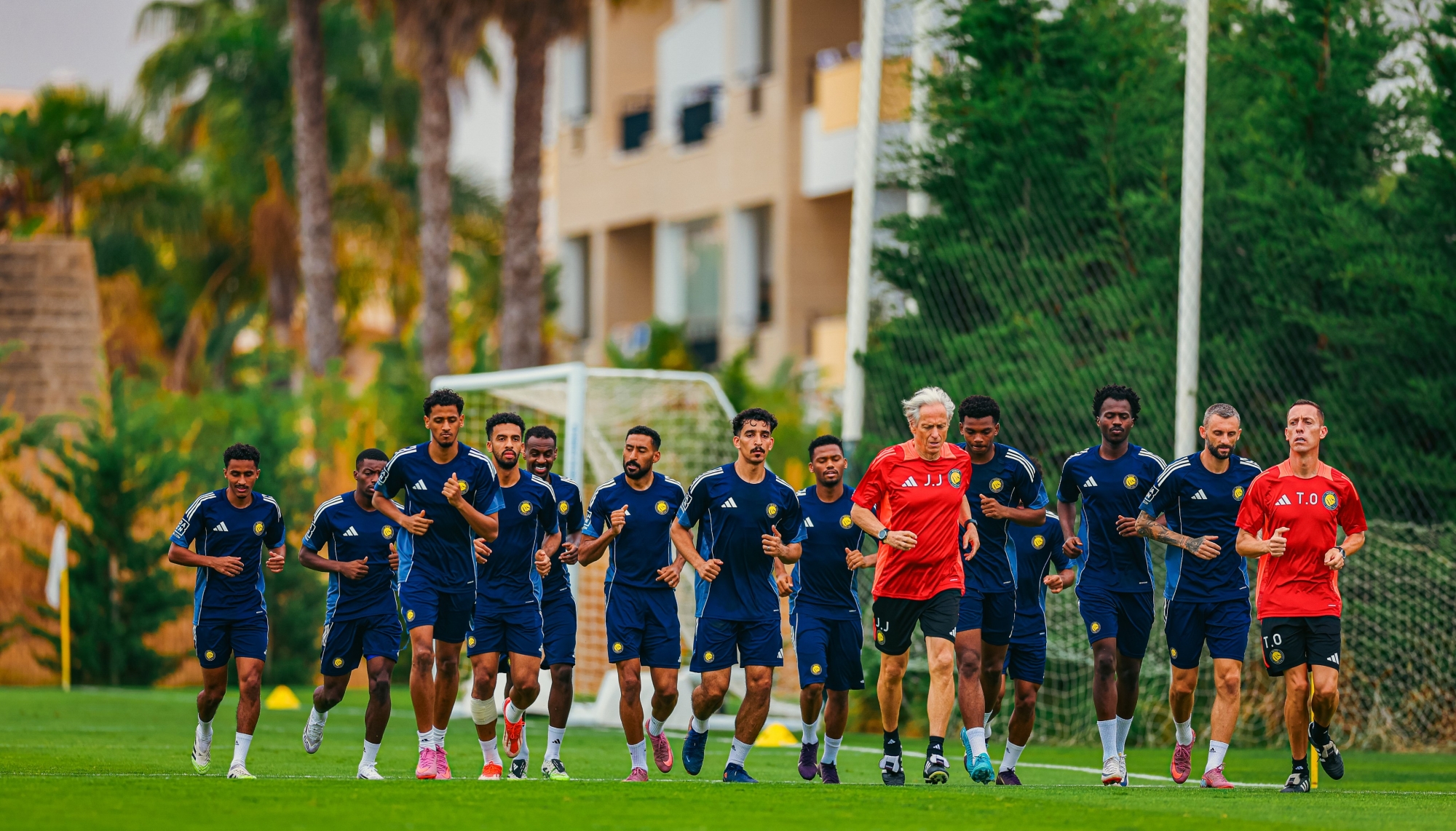 انتظام لاعبي النصر الدوليين في التدريبات استعداداً للزوراء