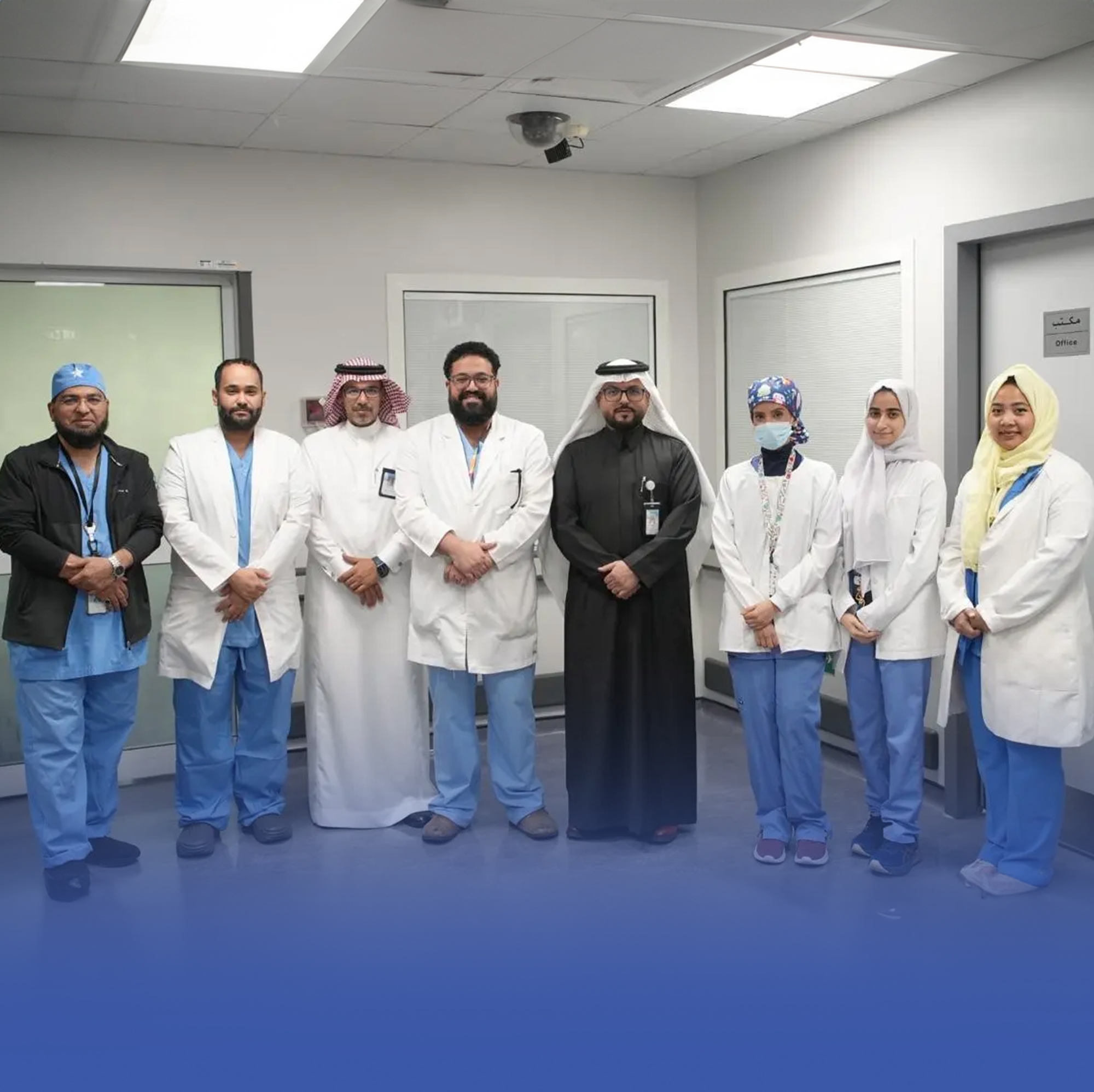 "الروبوت الجراحي" ينقذ مريضين من ورم بمكة