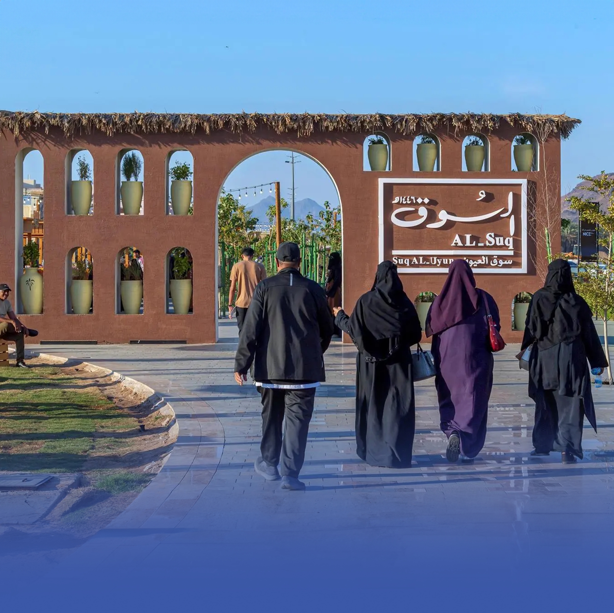 سوق العيون.. تجربة تراثية نابضة بروح المدينة