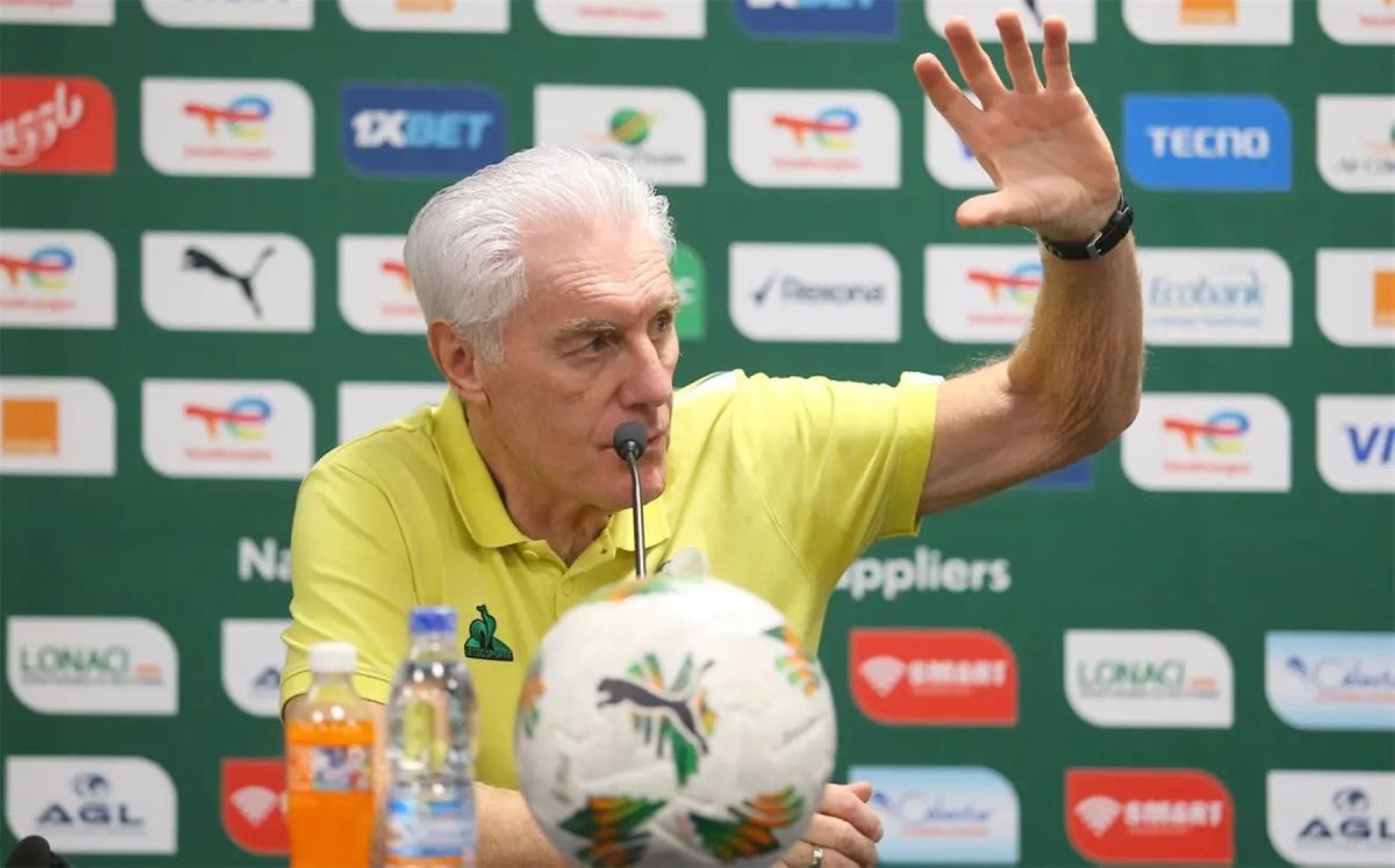 مدرب جنوب إفريقيا: نركز على منتخب مصر وليس صلاح أو مرموش