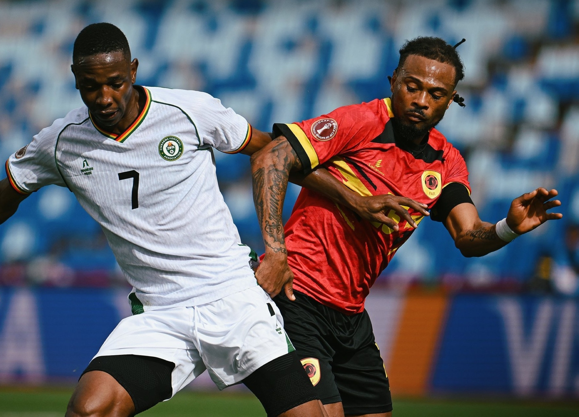 زيمبابوي تتعادل مع أنغولا في كأس أمم أفريقيا 2025