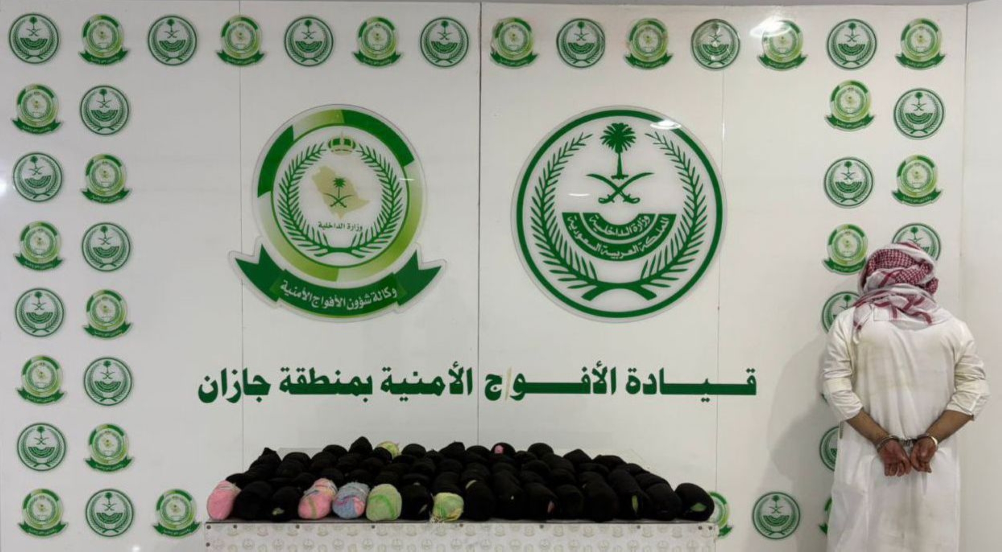 القبض على شخص لترويجه 12 كيلوجرامًا من نبات القات