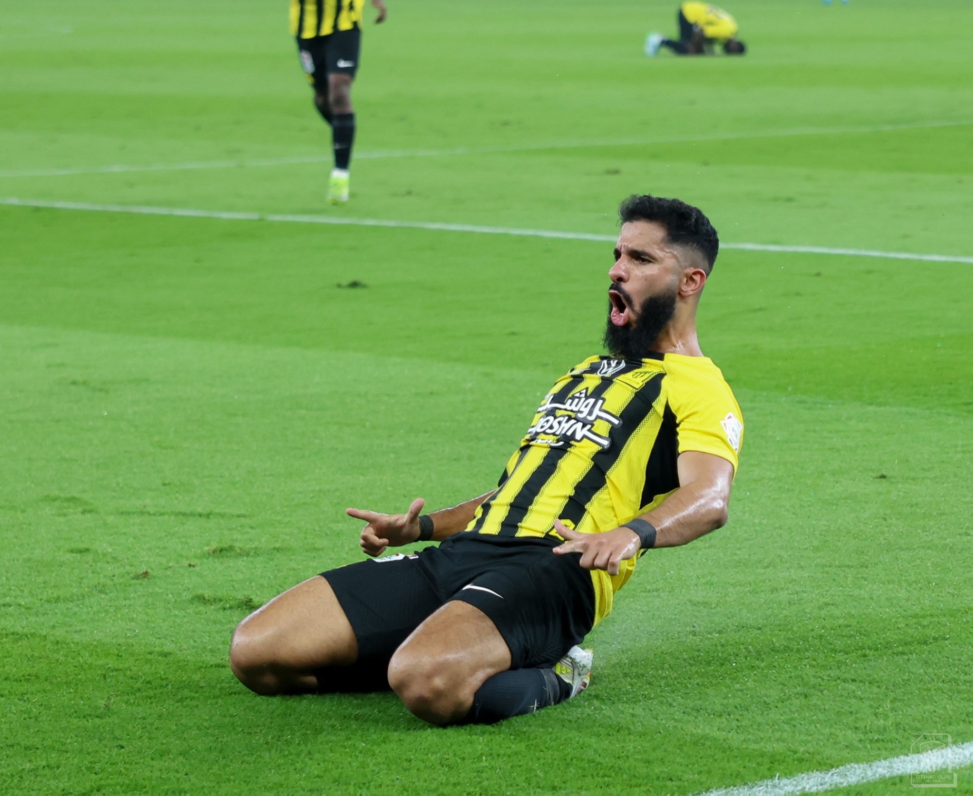 الشهري يطلب الرحيل عن الاتحاد