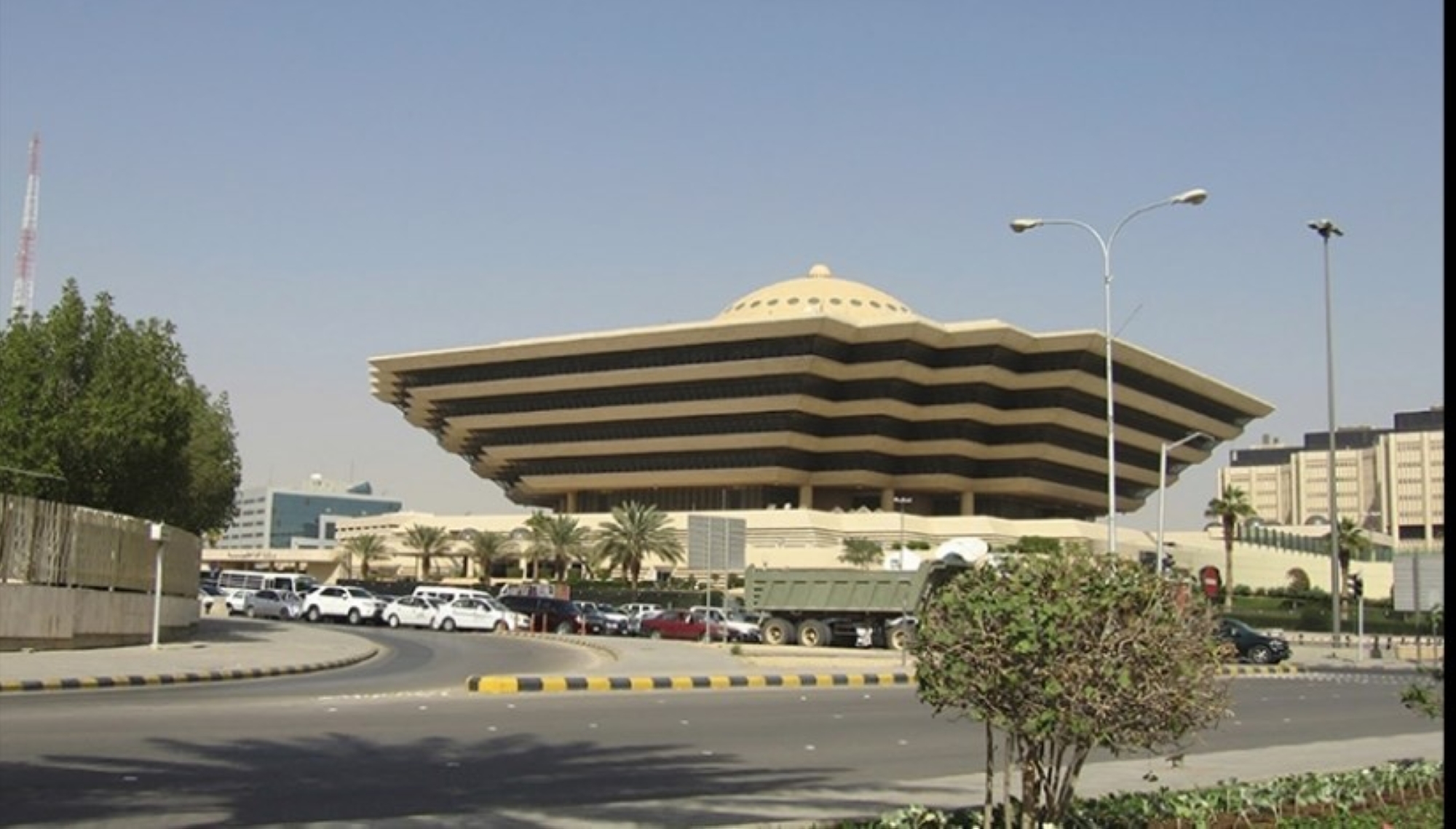 أُدين الوافد اليمني أيضاً بالانضمام لتنظيم إرهابي خارجي وتمويل الأعمال الإرهابية