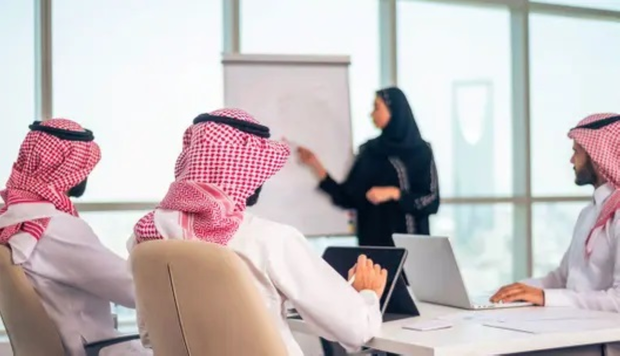 5 شروط لصرف المكافآت ضمن "بند الكفاءات المميزة"