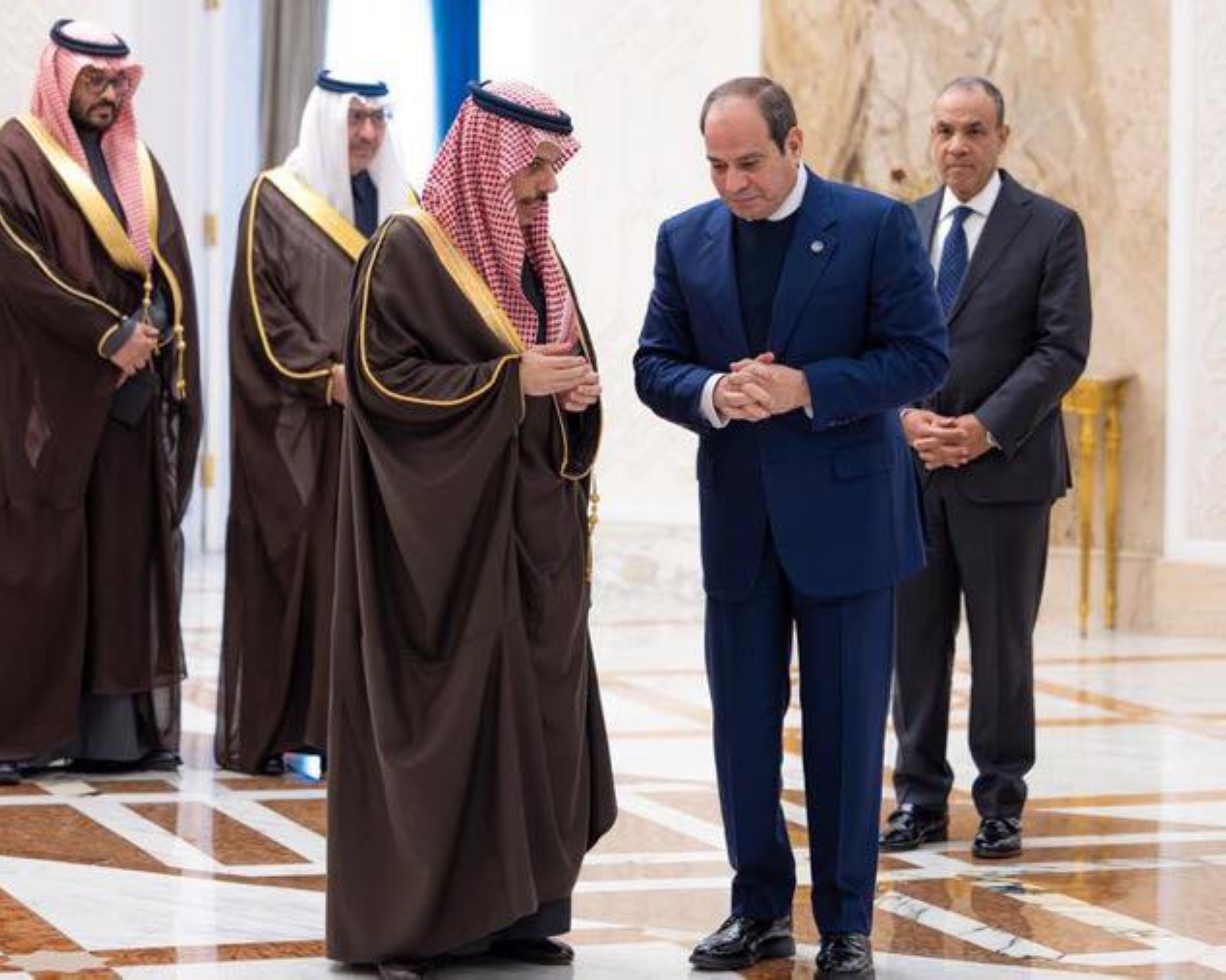وزير الخارجية يبحث مع السيسي المستجدات إقليمياً ودولياً