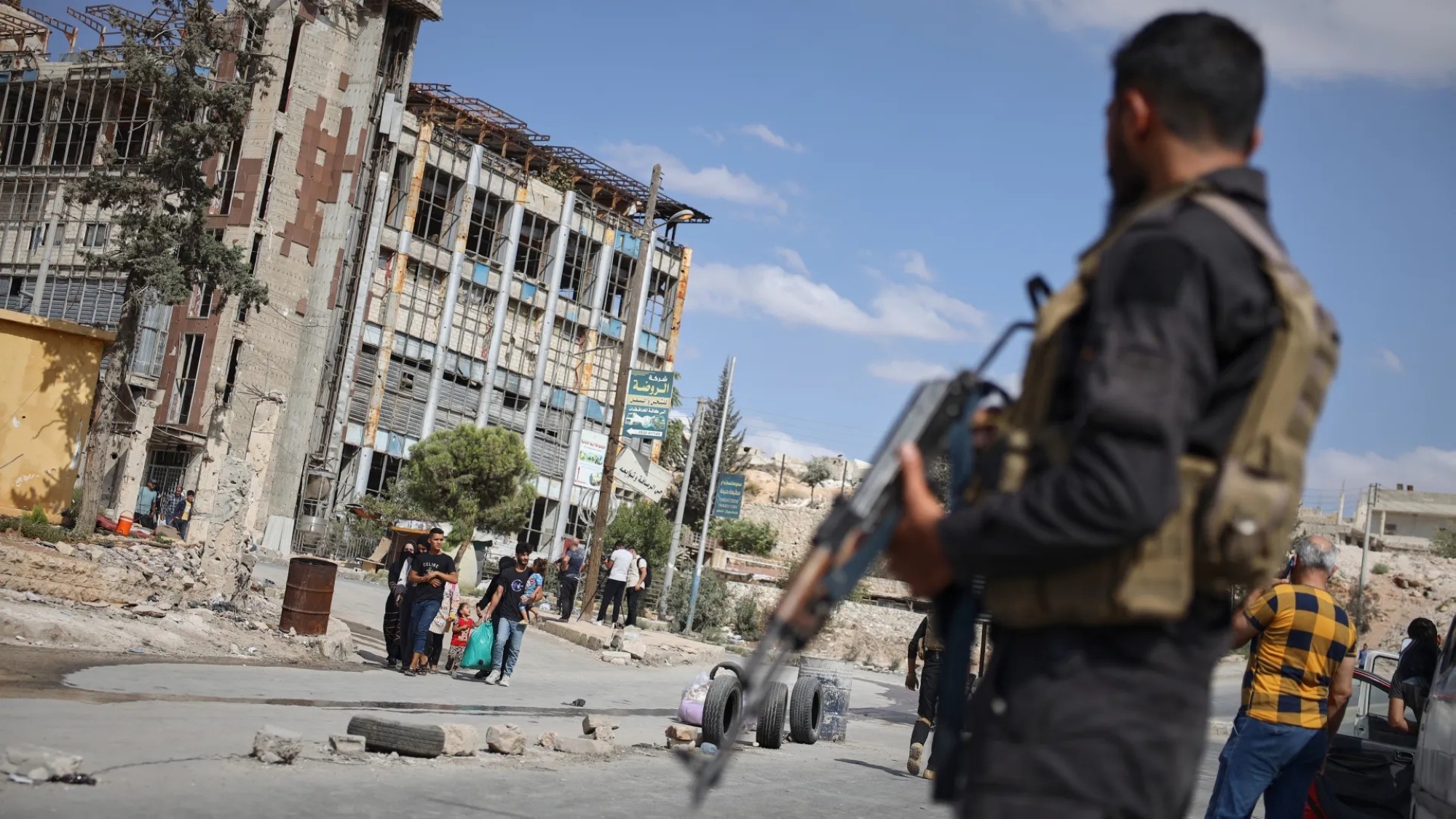 الدفاع السورية  تعلن وقف إطلاق النار في حلب