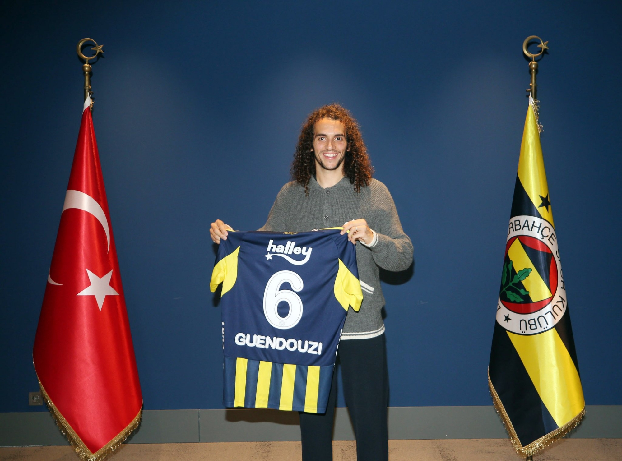فناربخشه يتعاقد مع لاعب الوسط جندوزي من لاتسيو