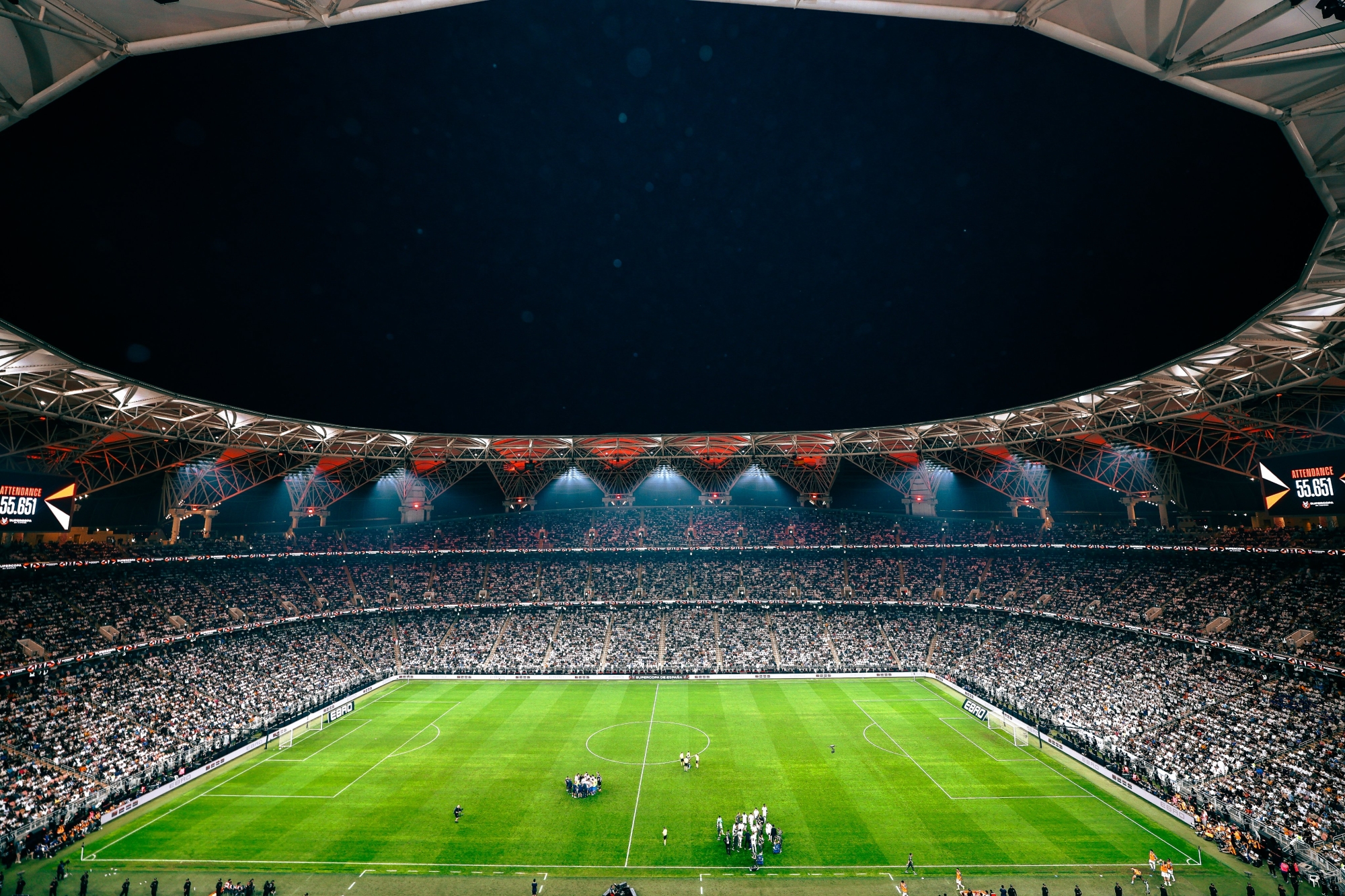 ريال مدريد وبرشلونة.. قمة كروية عالمية على أرض المملكة