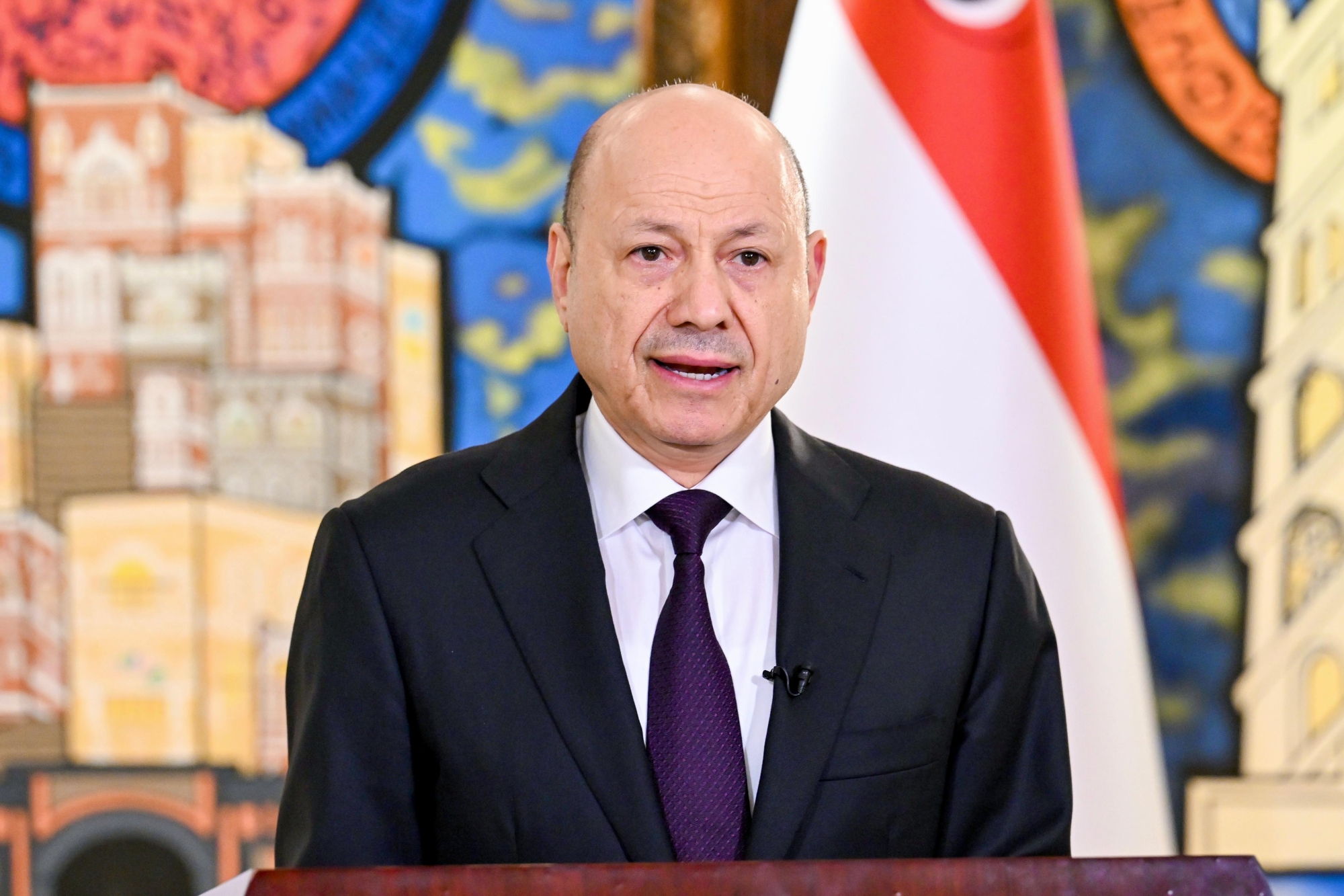 العليمي: تشكيل لجنة عسكرية عليا تحت قيادة التحالف