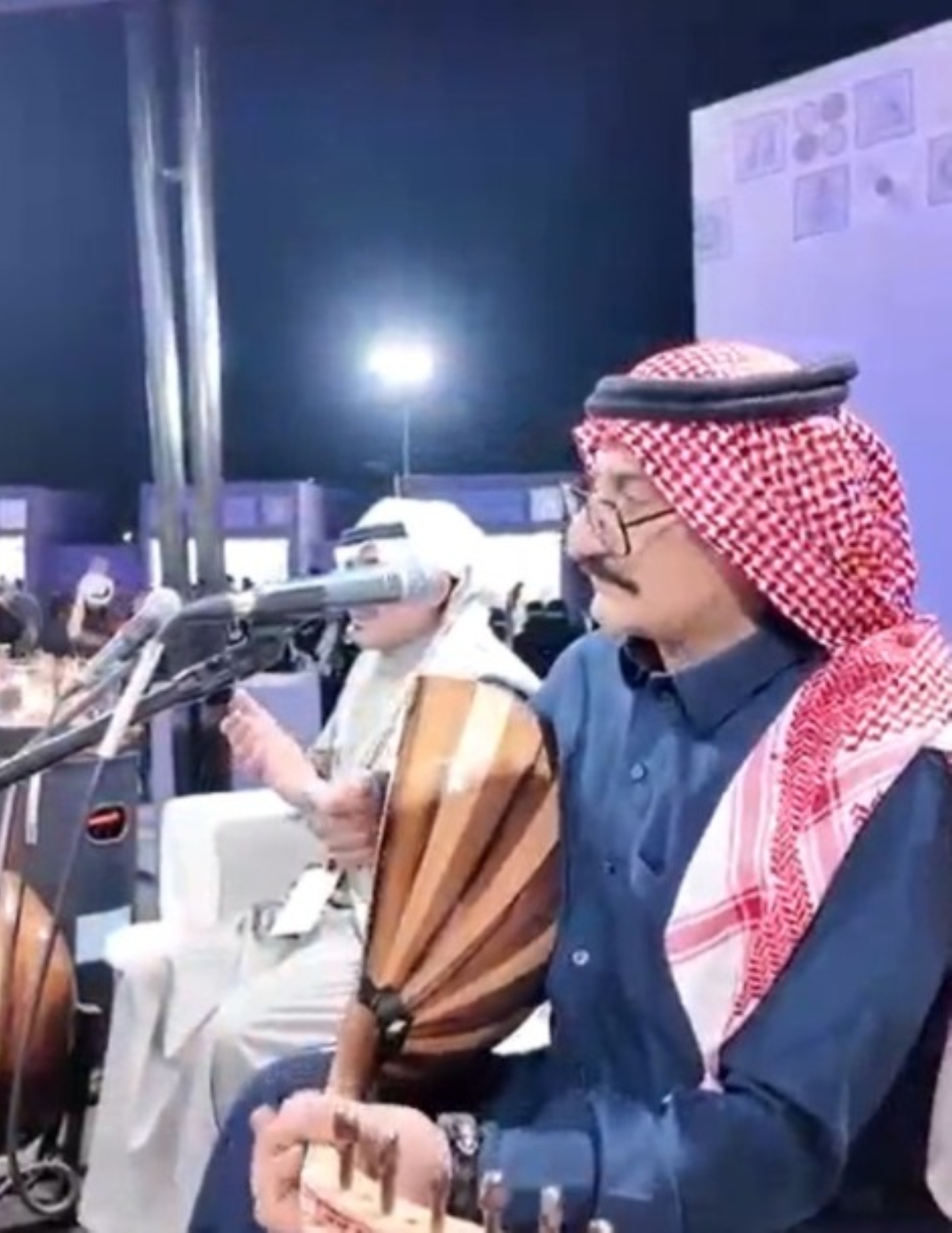 فرقة غنائية من الجوف تحيي ليالي مهرجان الزيتون
