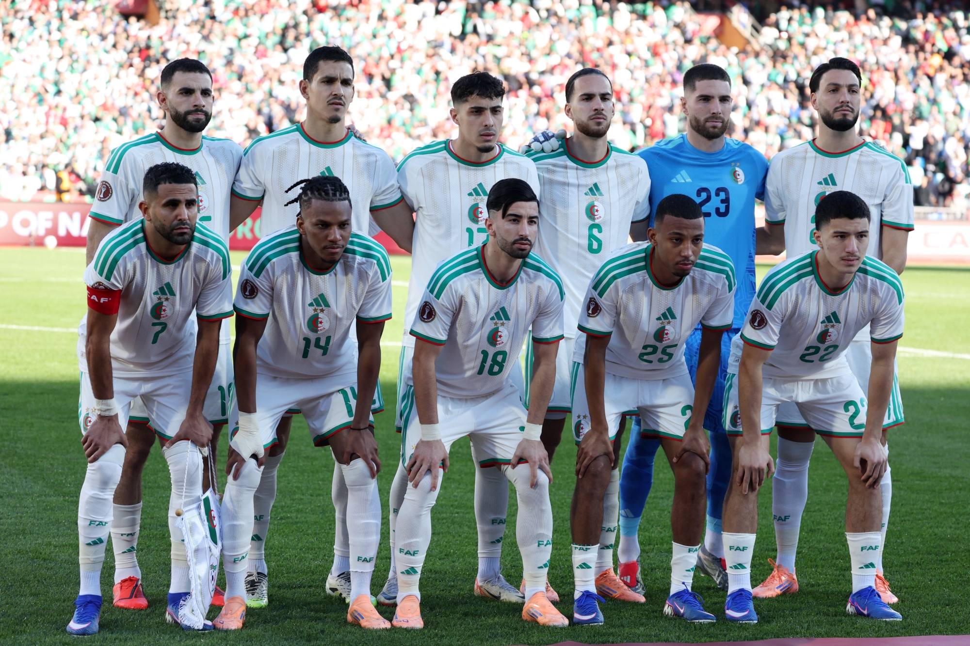 كاف يوقع عقوبات بالجملة على الجزائر بسبب مواجهة نيجيريا في أمم إفريقيا