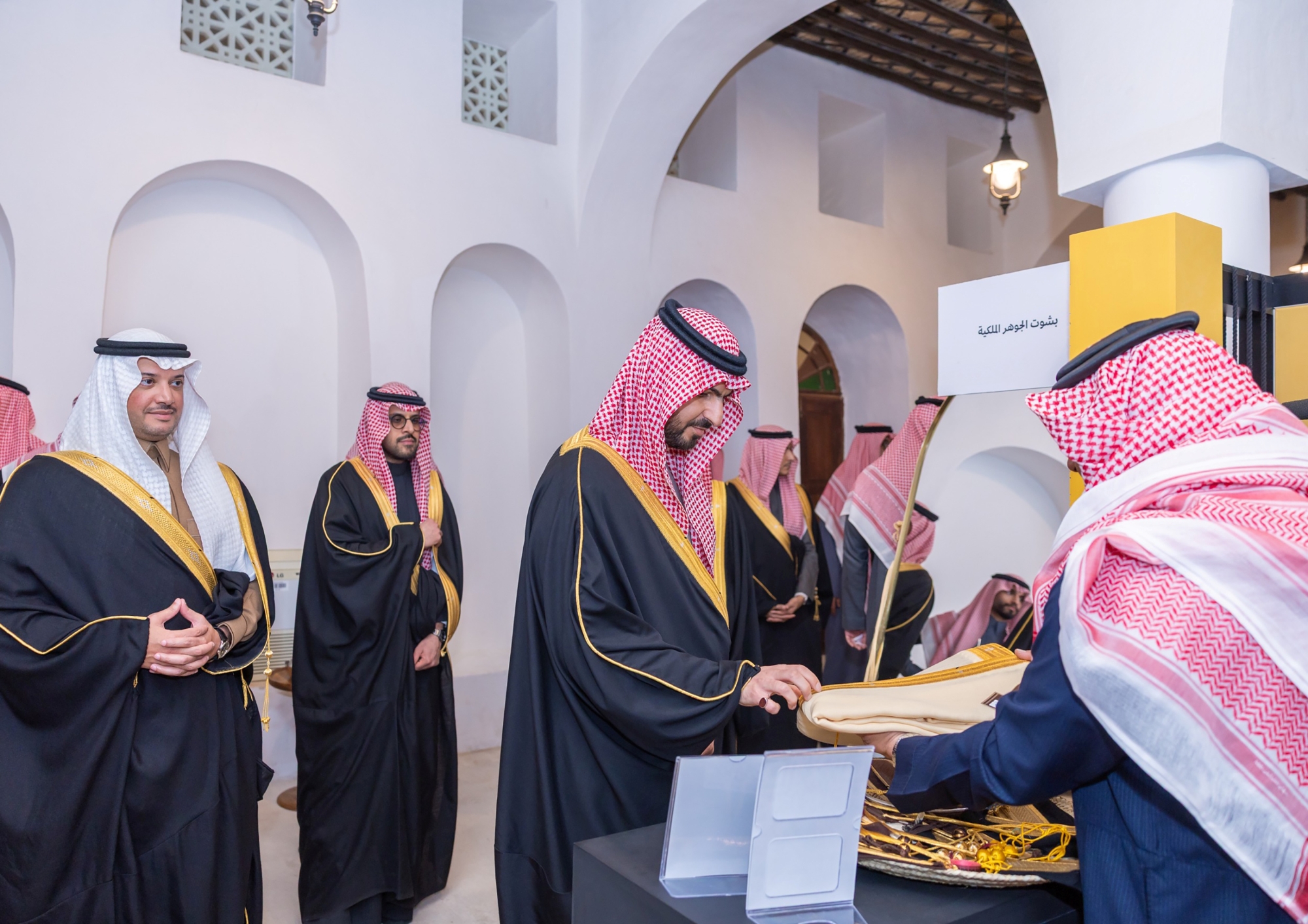 مهرجان البشت الحساوي.. باقة تراثية متنوعة