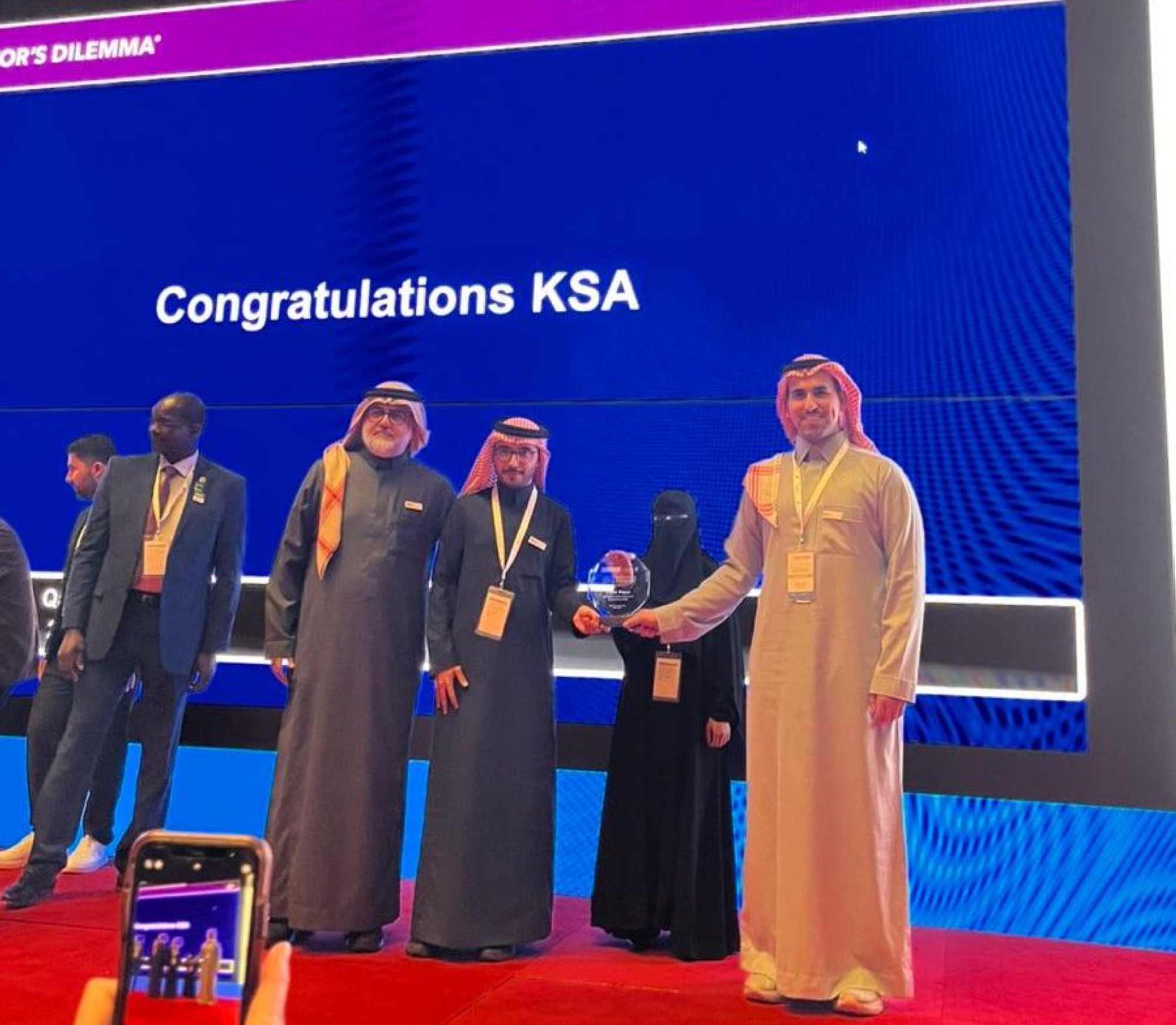 أطباء سعوديون يحققون المركز الأول بمسابقة صحية بقطر