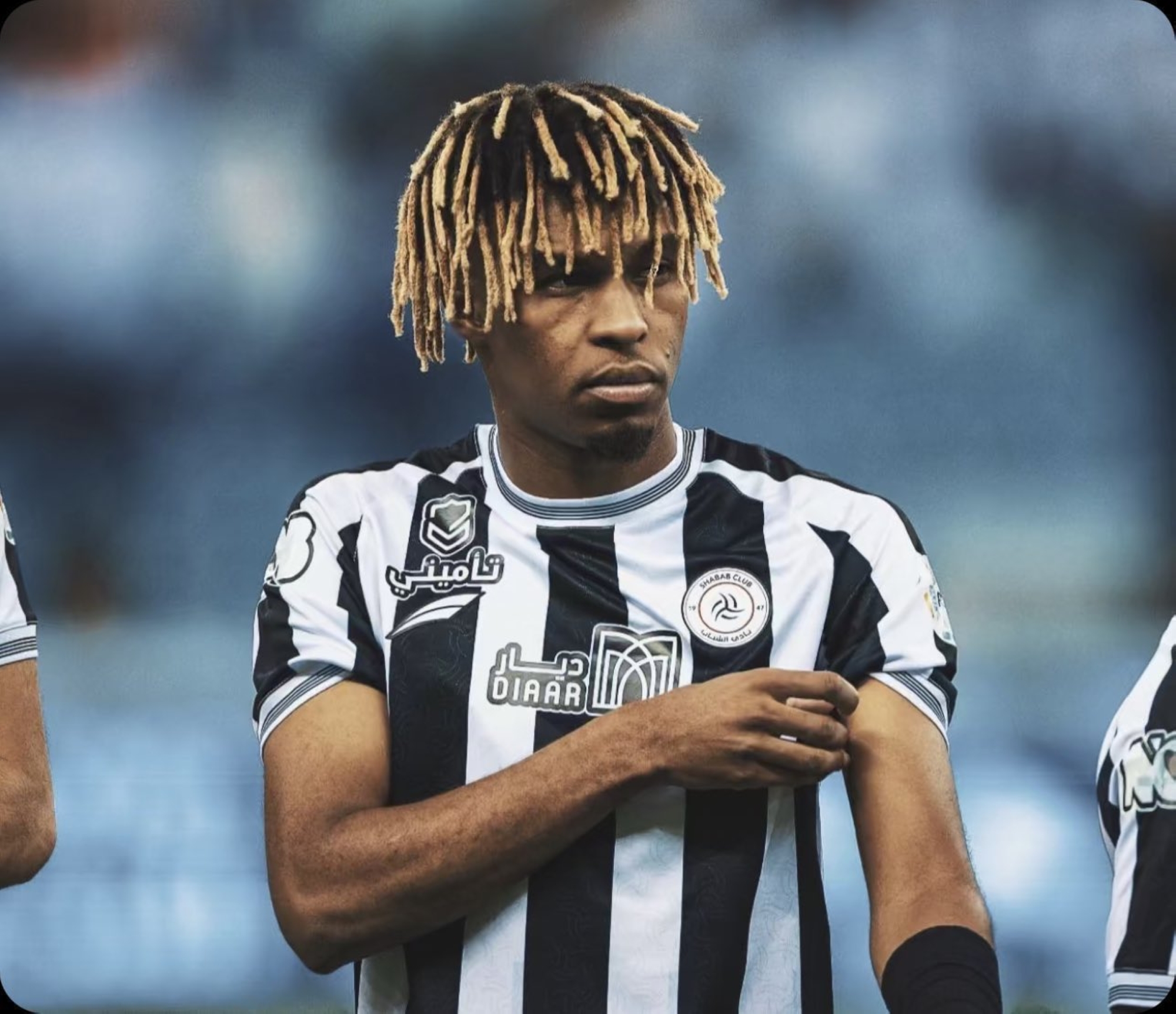 الشباب يضم فواز الصقور من الاتحاد